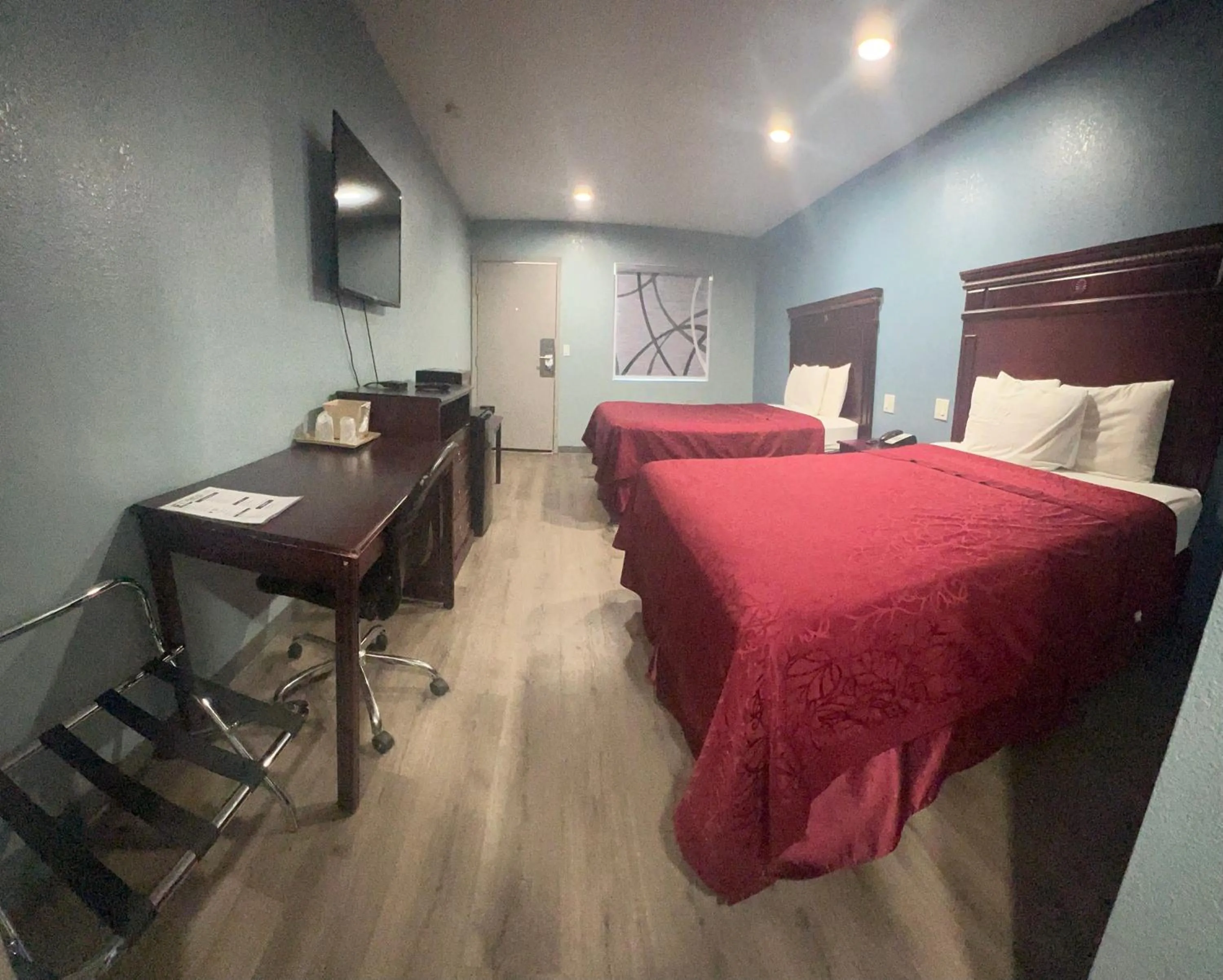 Bed in Ozark Inn