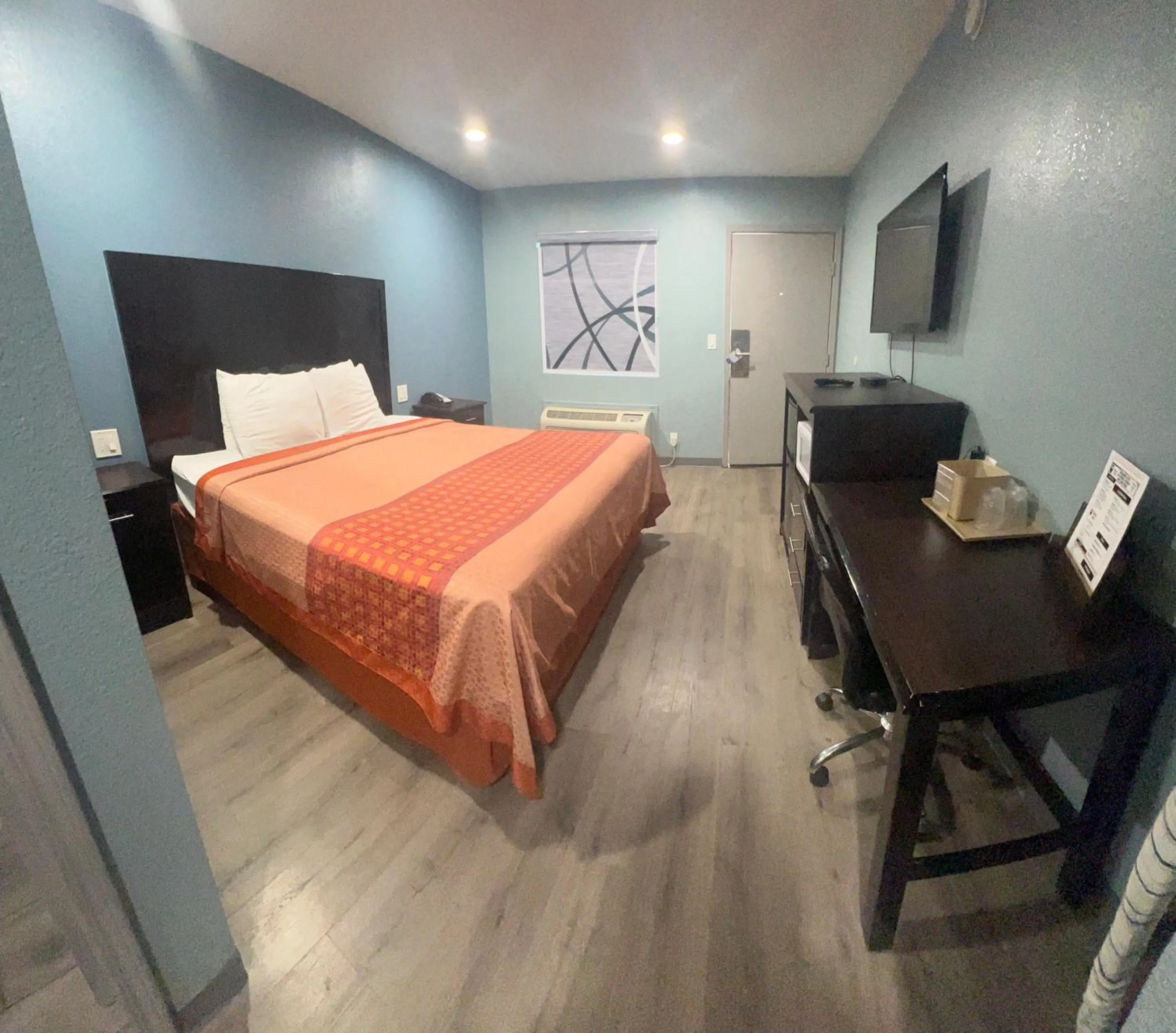 Bed in Ozark Inn