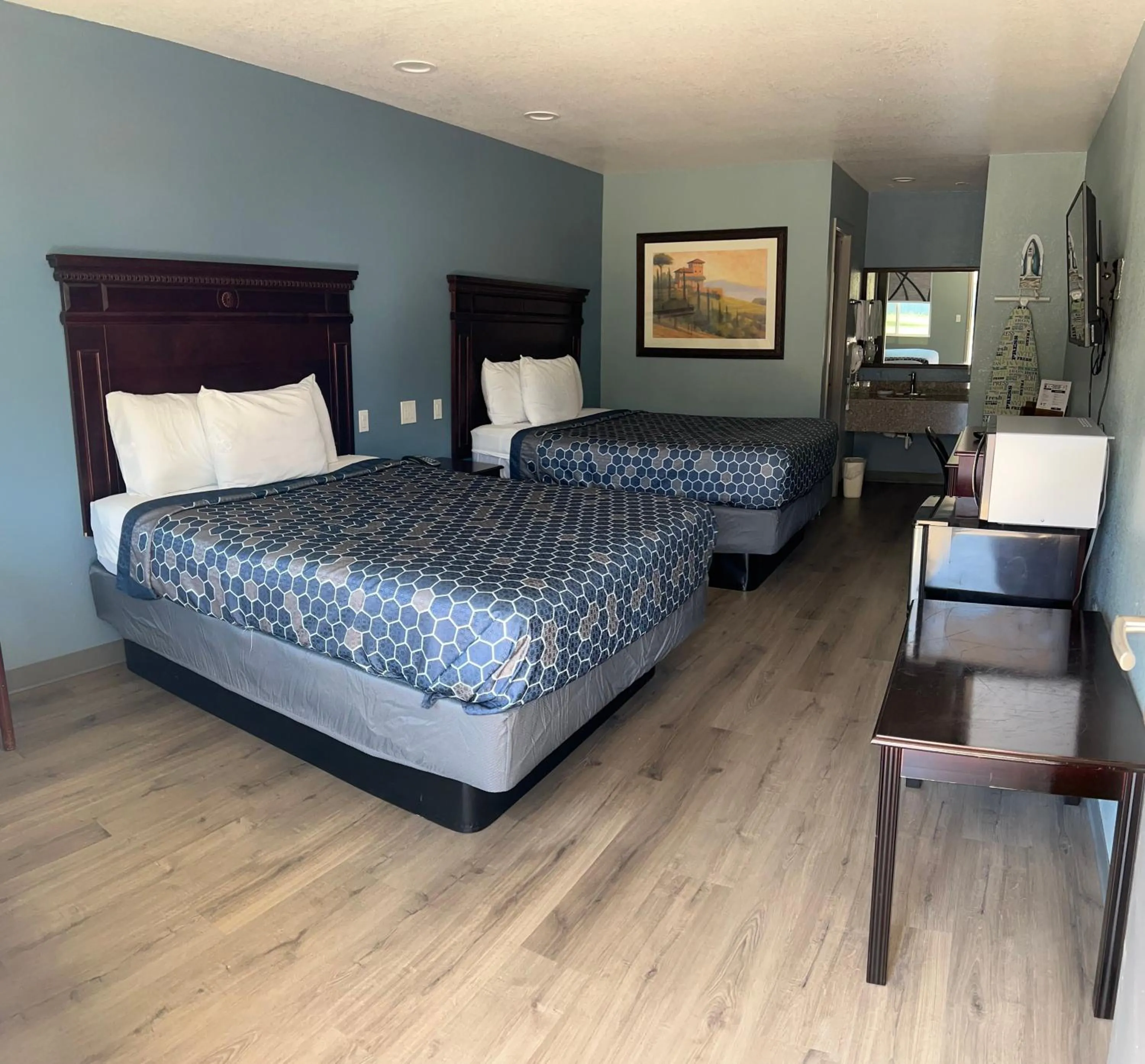 Bed in Ozark Inn