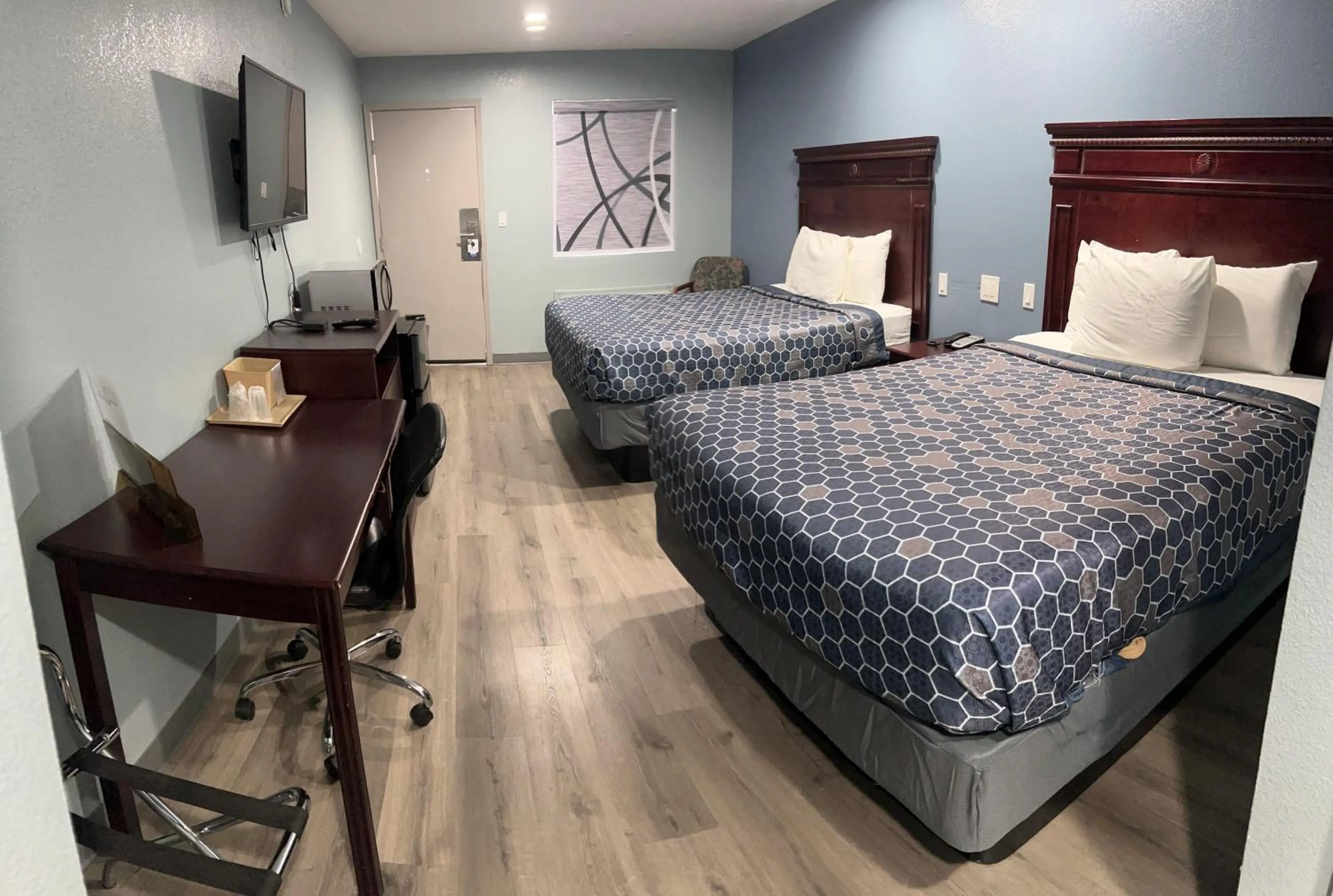Bedroom, Bed in Ozark Inn