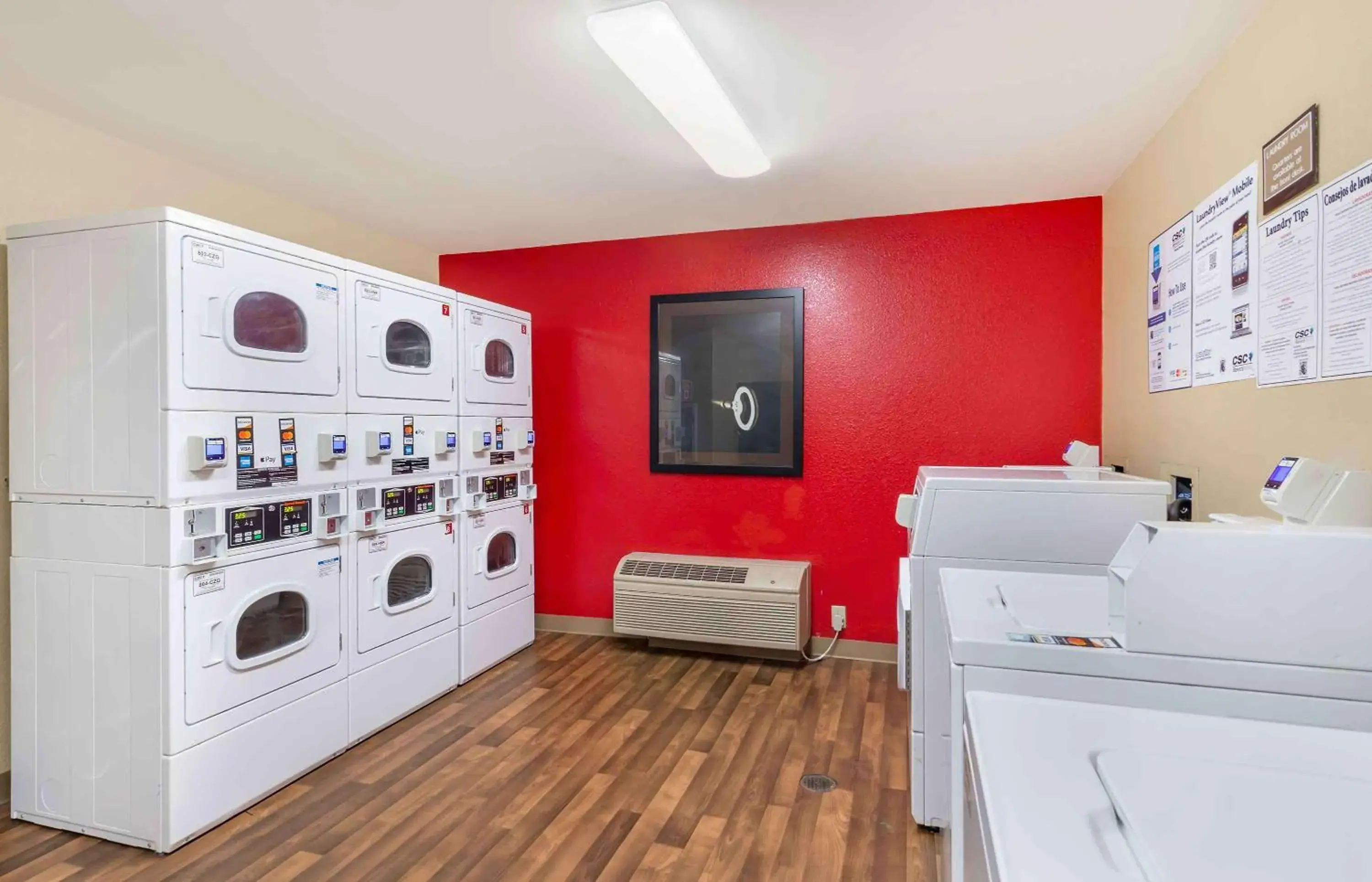 Property building in Suburban Studios Columbus Bradley Park Property building in Suburban Studios Columbus Bradley Park