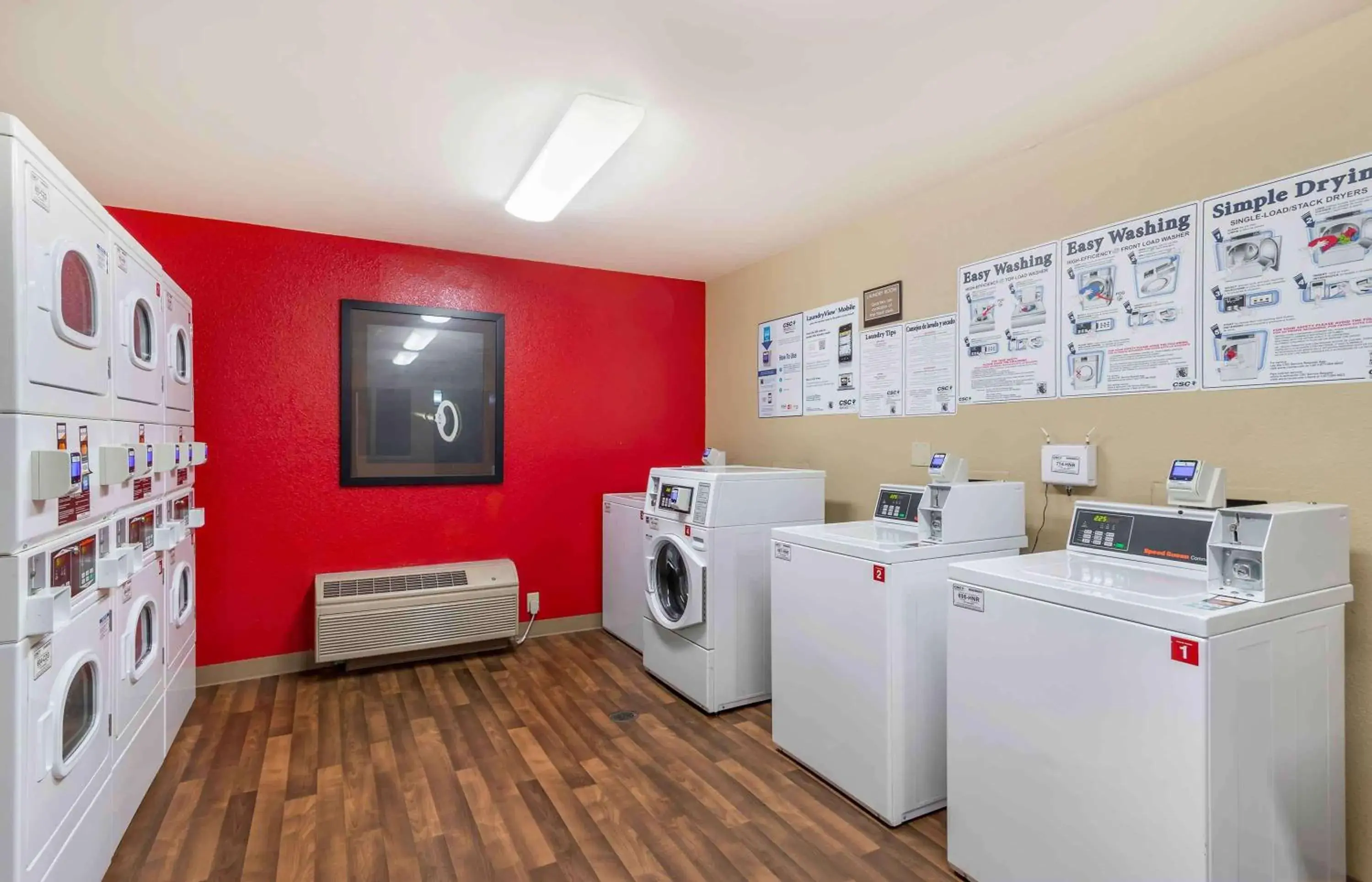 Property building in Suburban Studios Columbus Bradley Park Property building in Suburban Studios Columbus Bradley Park