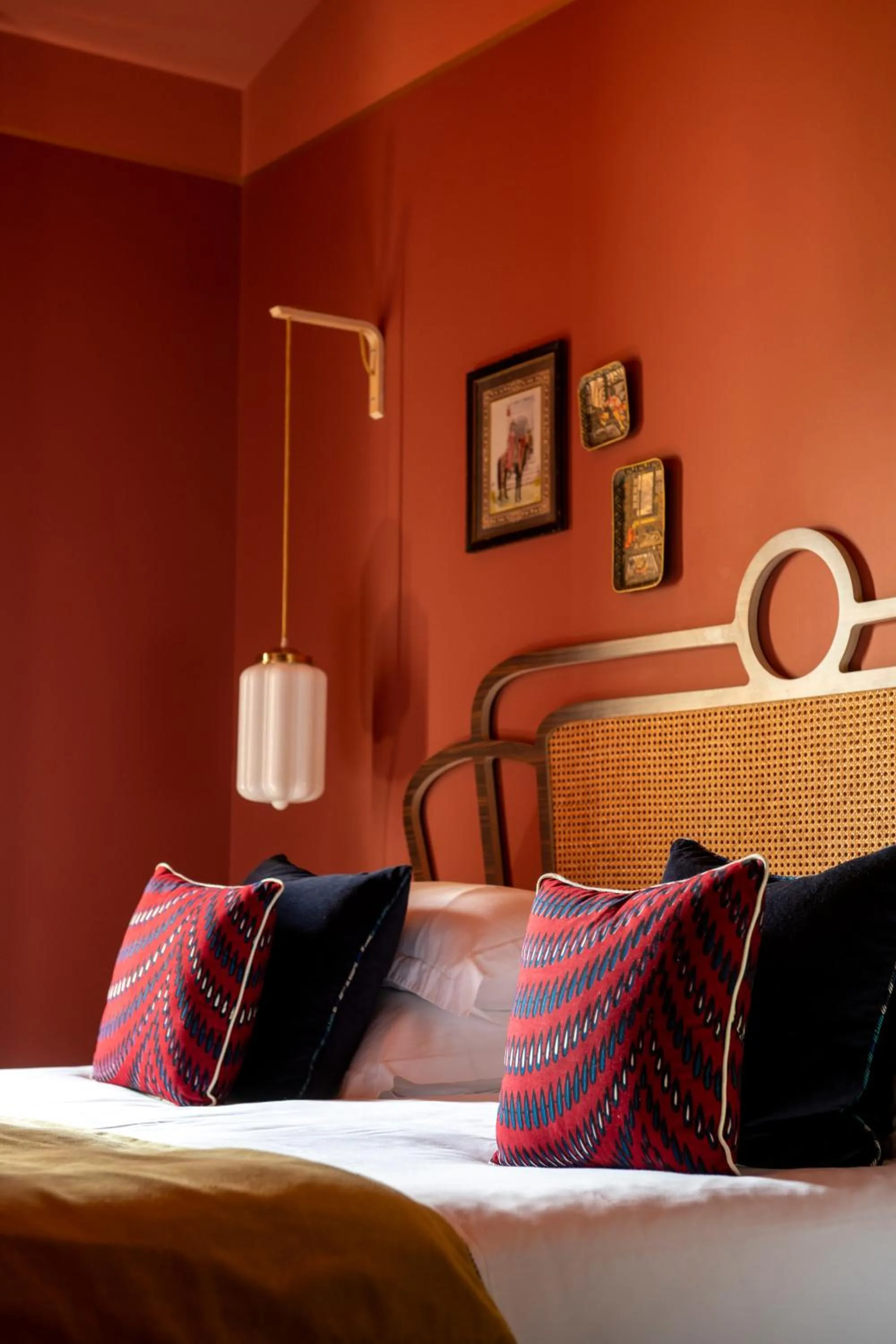 Bed in Le petit hotel