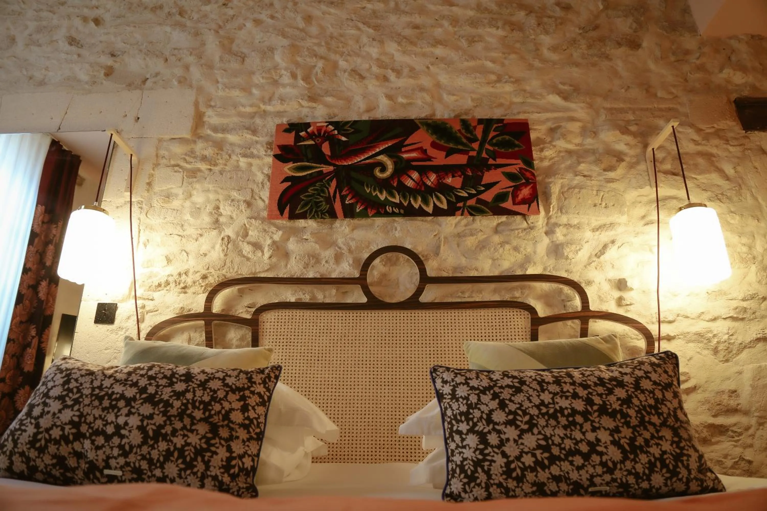 Bed in Le petit hotel