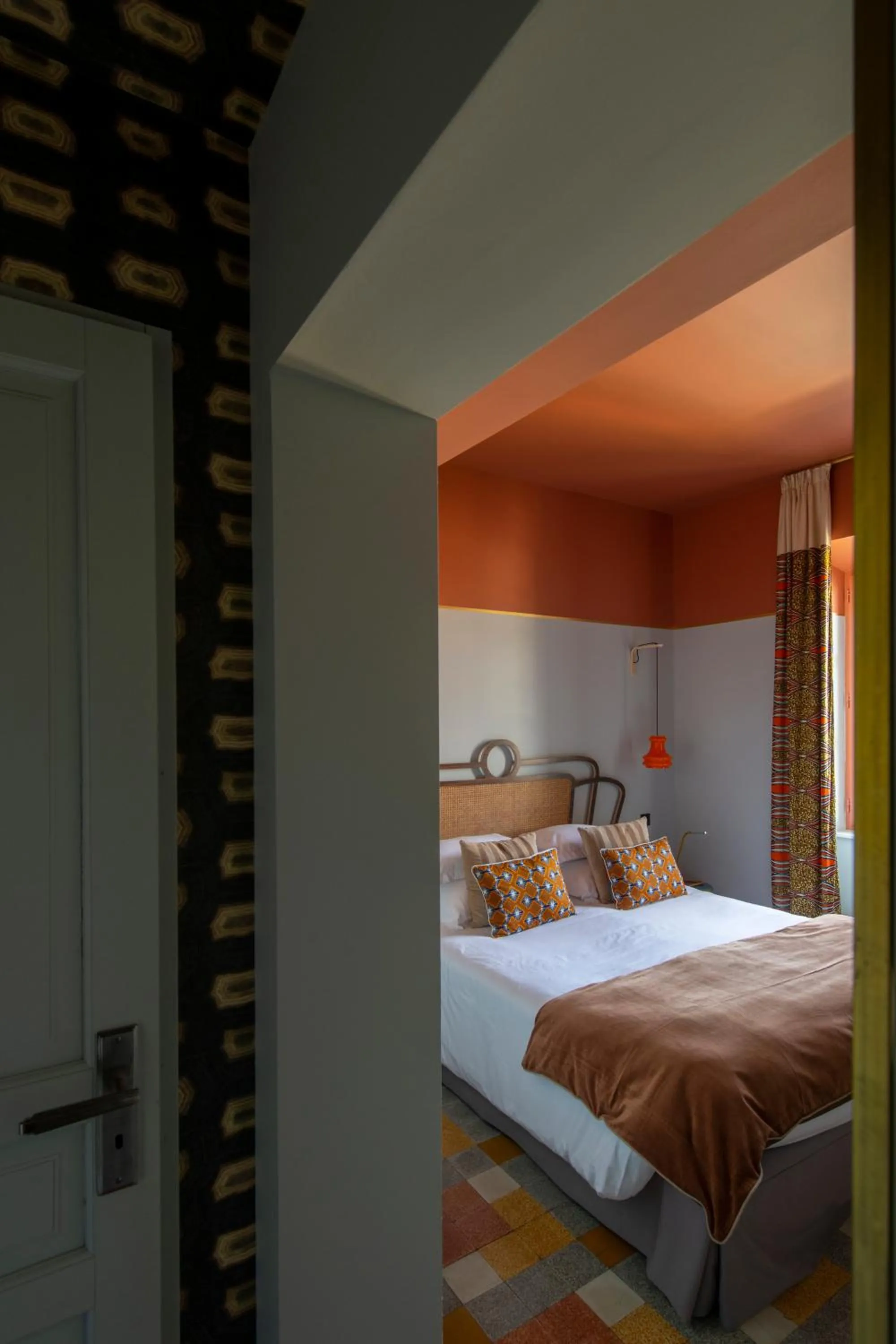 Bed in Le petit hotel