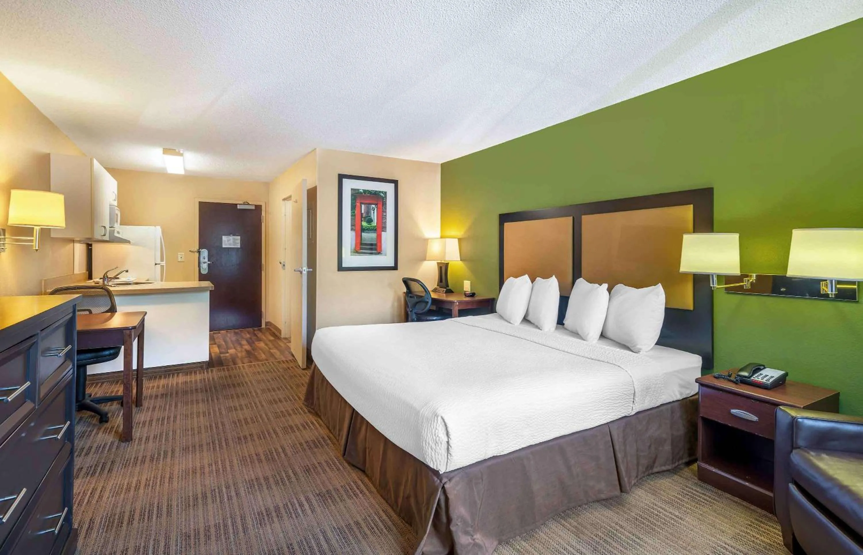 Bedroom, Bed in Extended Stay America Suites - Portland - Scarborough