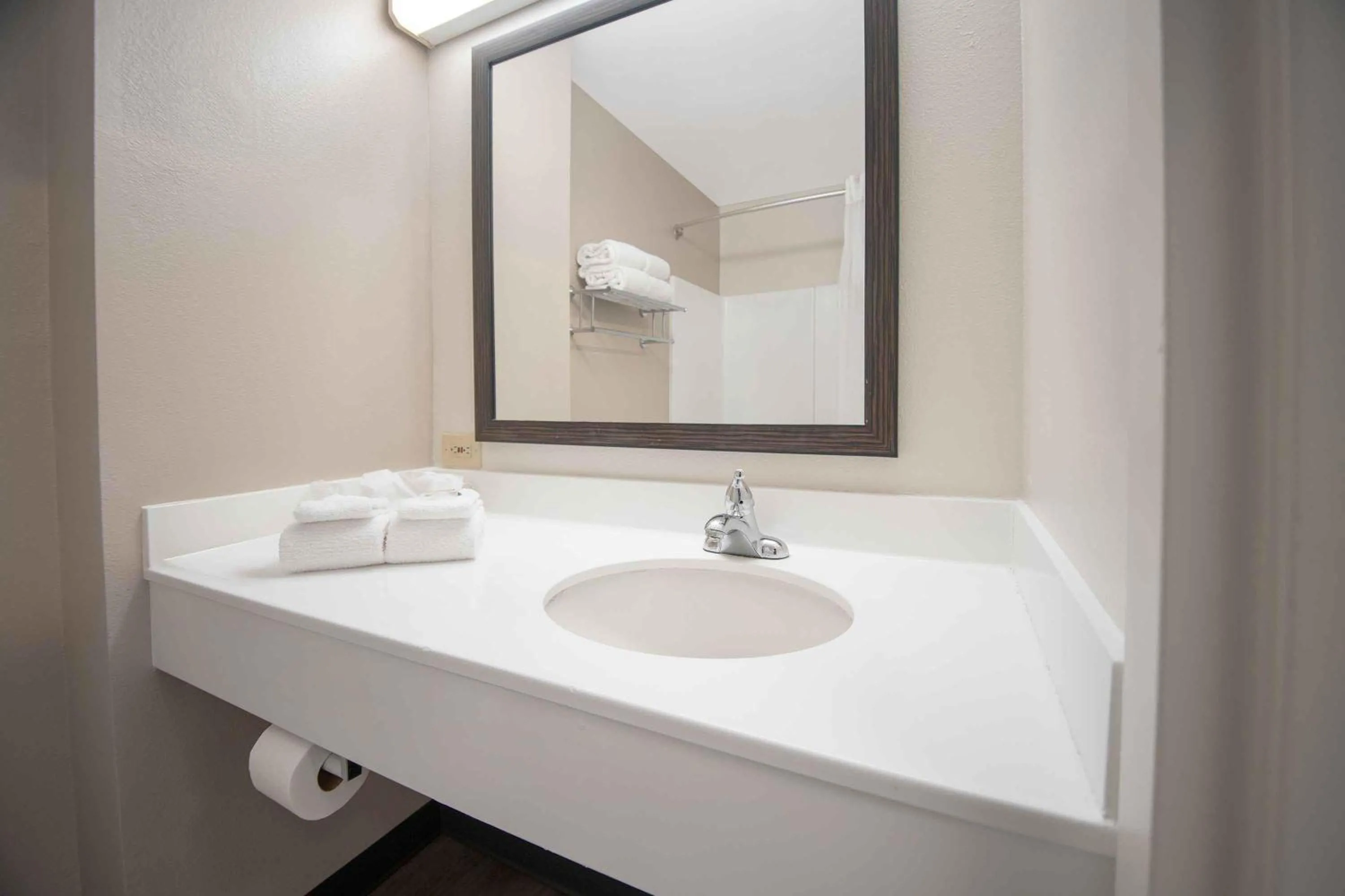 Bathroom in Extended Stay America Suites - Portland - Scarborough