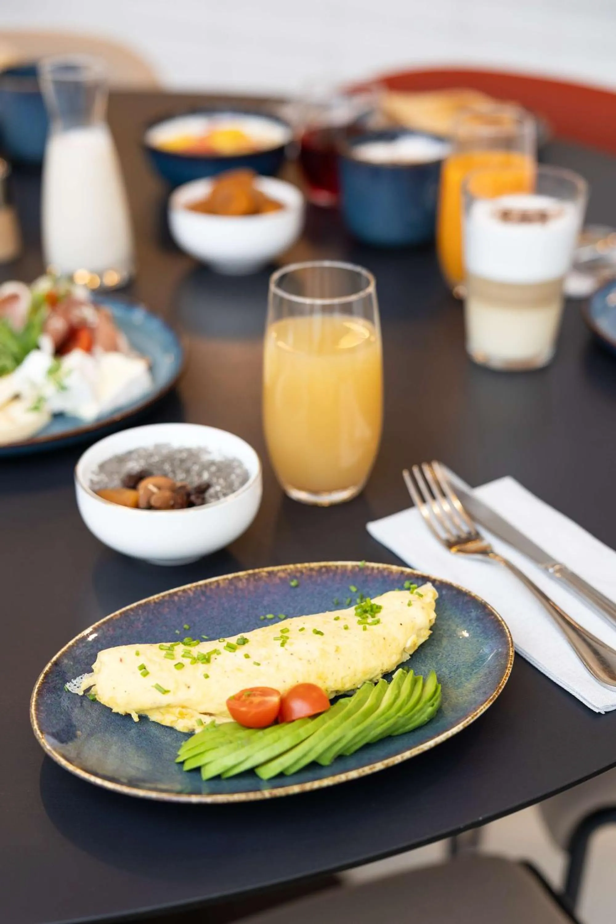 Restaurant/places to eat in Hilton Lille