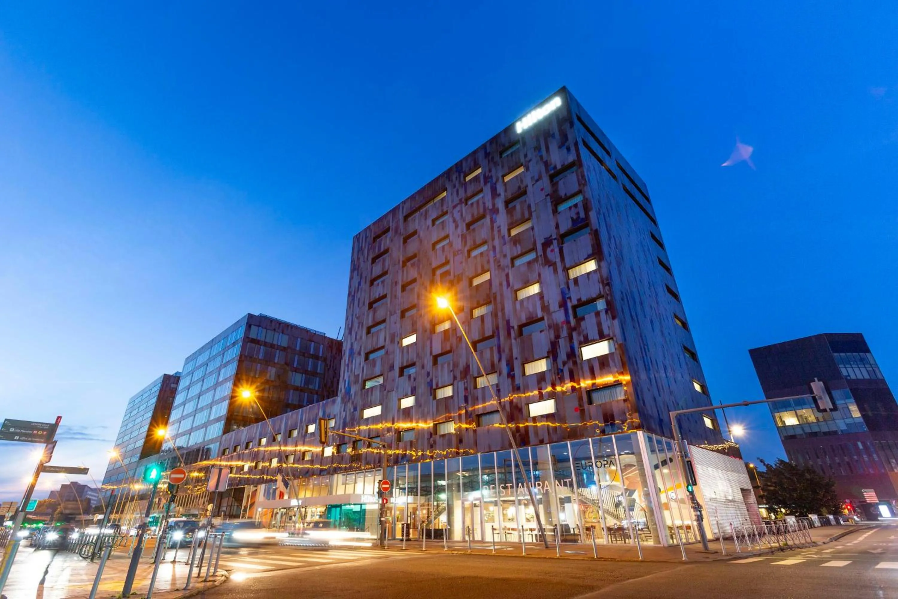 Property building in Hilton Lille