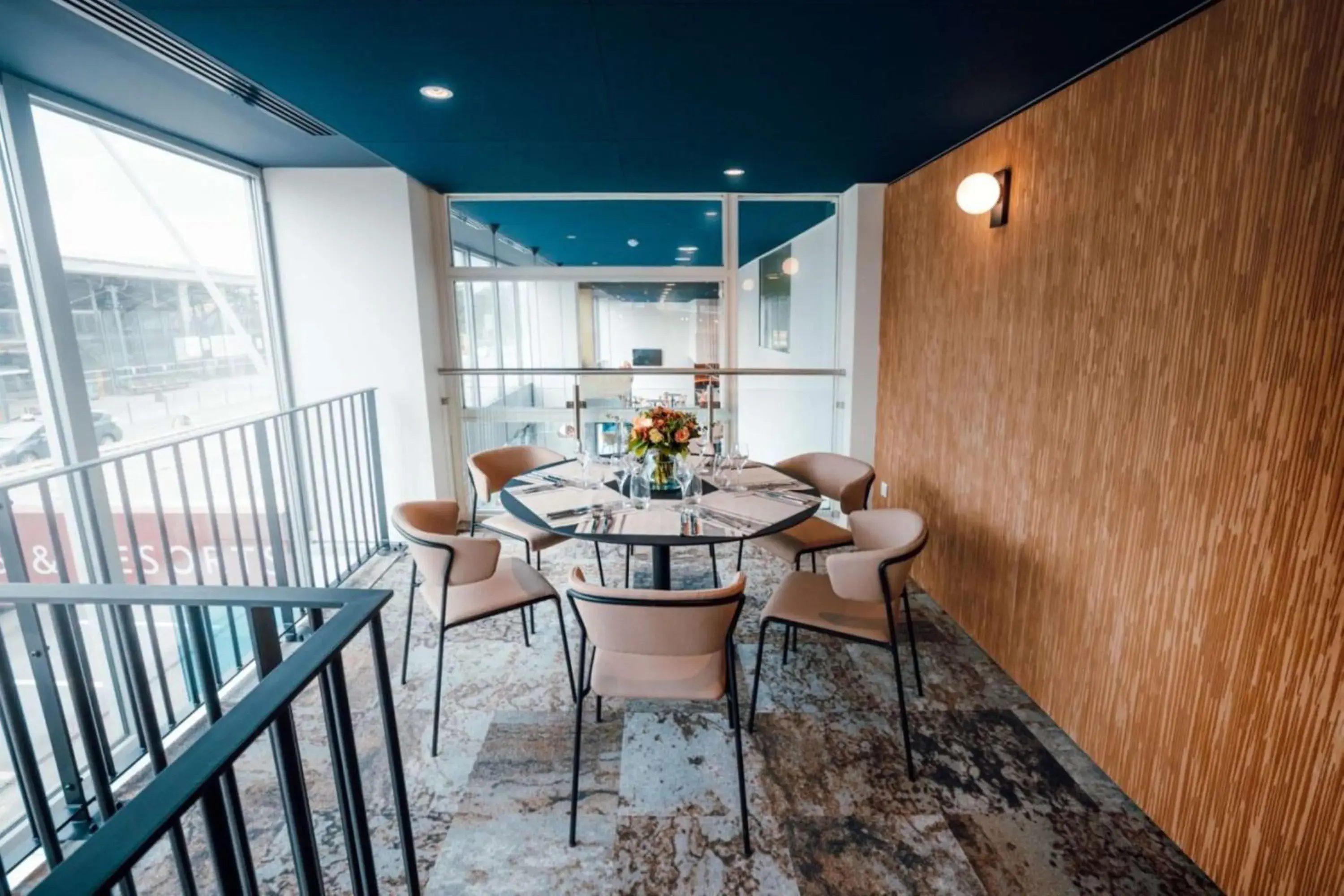 Restaurant/places to eat in Hilton Lille Restaurant/places to eat in Hilton Lille