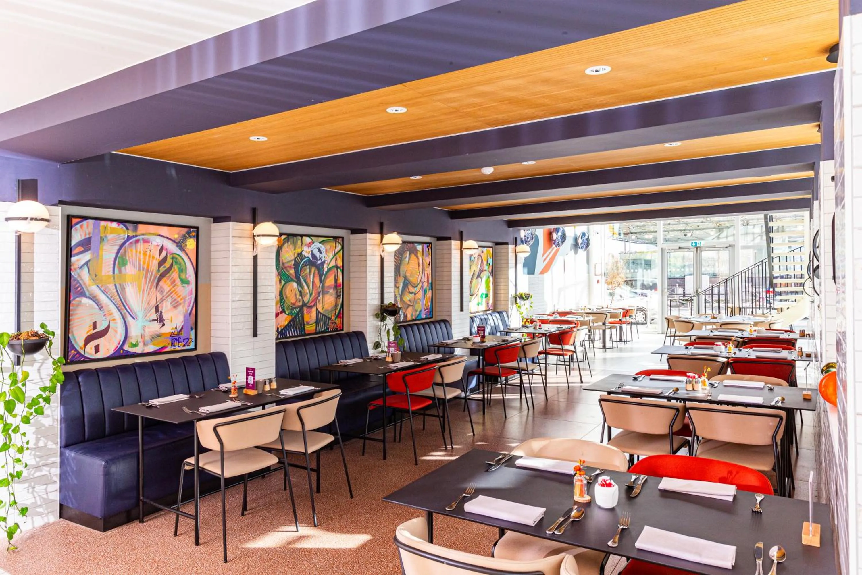 Restaurant/places to eat in Hilton Lille