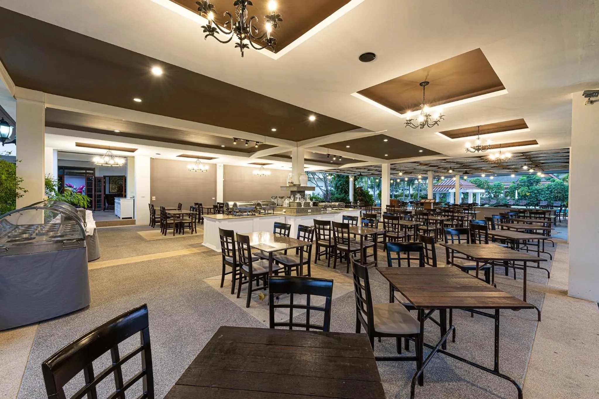 Restaurant/places to eat in Blue Beach Grand Resort And Spa