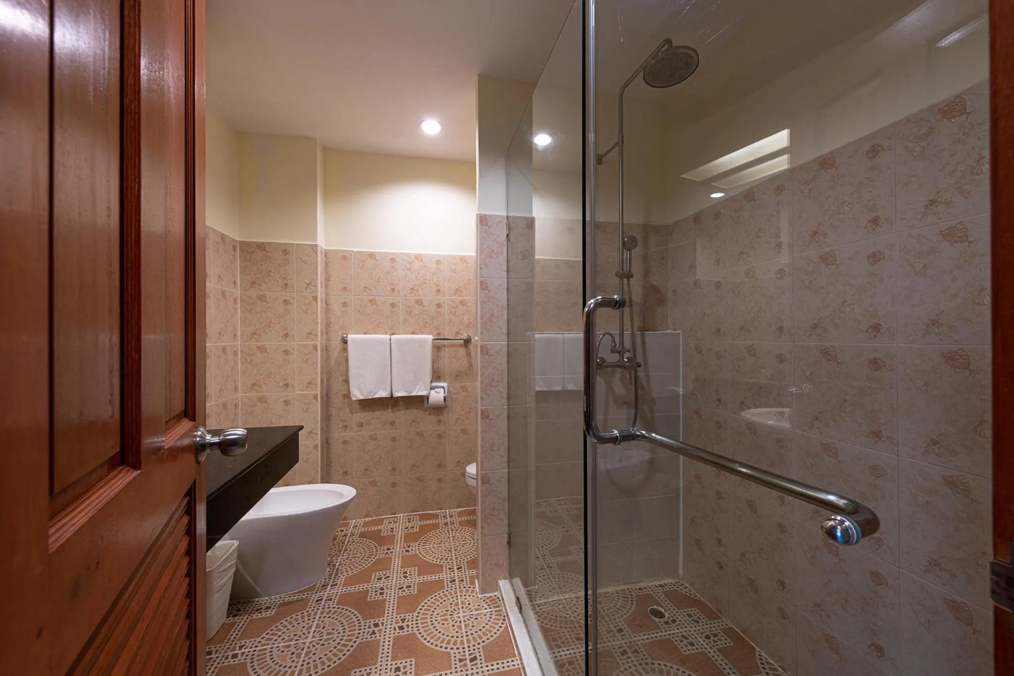 Shower in Blue Beach Grand Resort And Spa