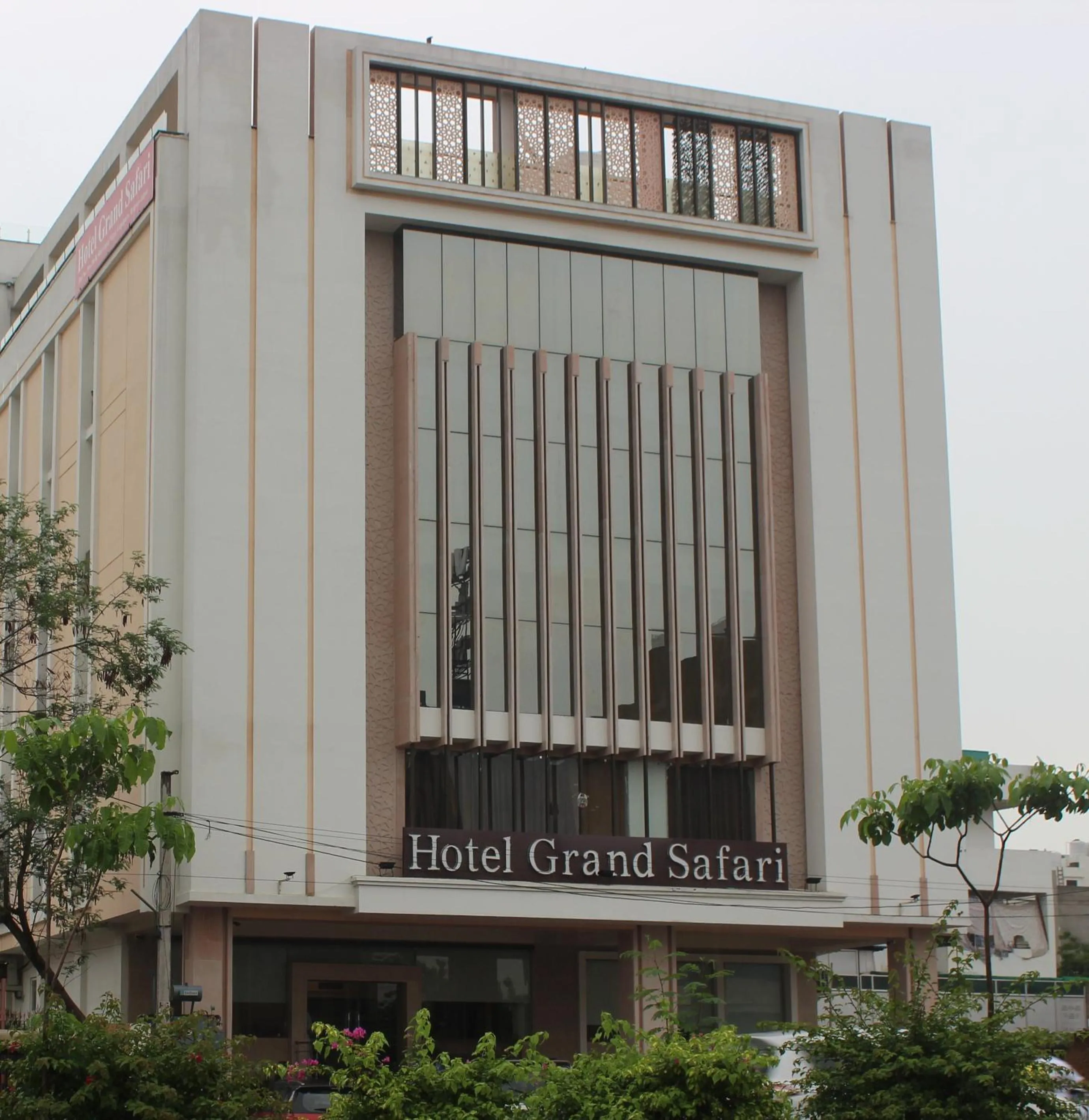 Property building in Hotel Grand Safari