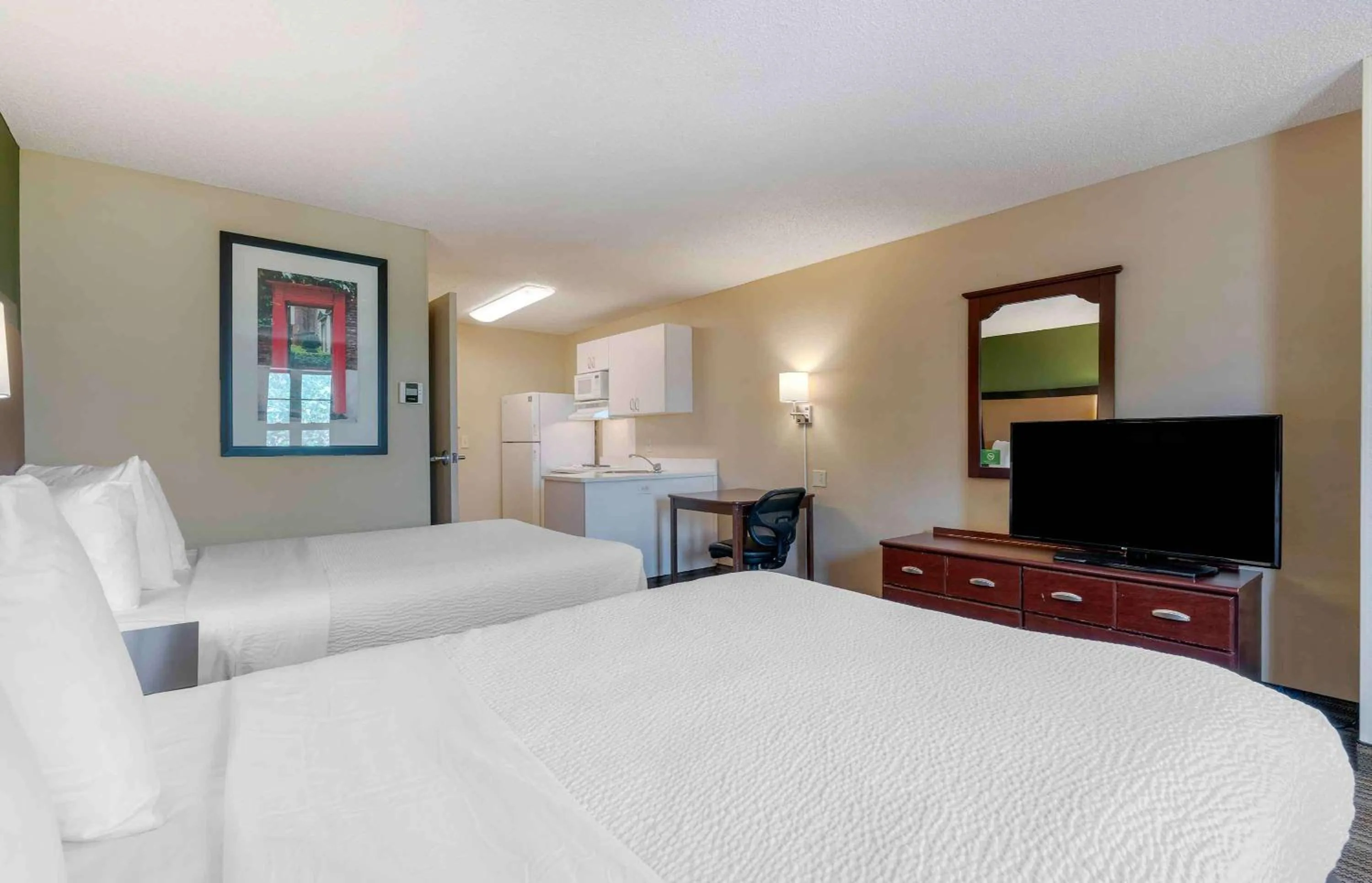Bedroom, Bed in Extended Stay America Suites - Sacramento - Elk Grove