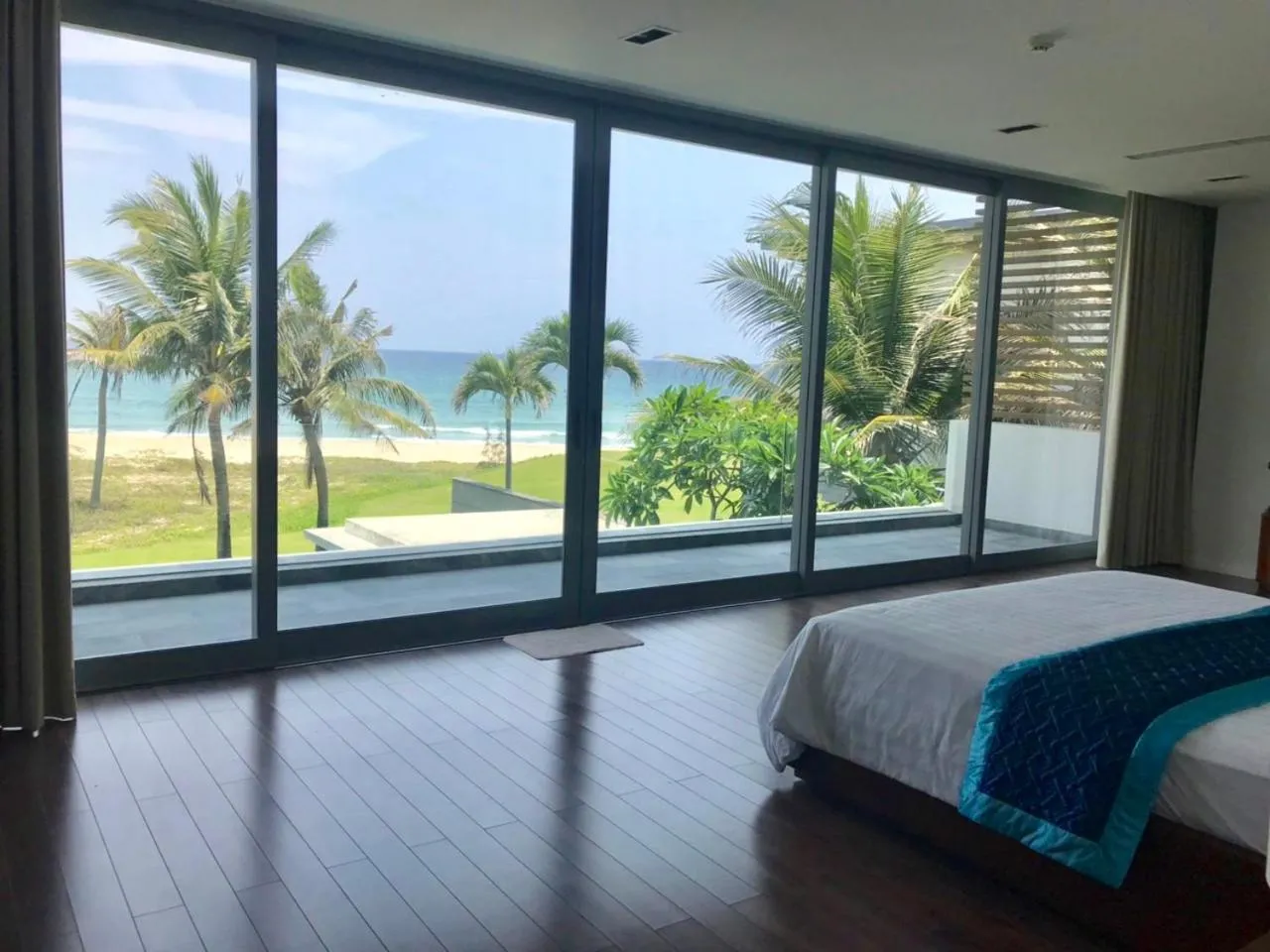 Sea view, Bed in Luxury Villa 5* - Ocean Front - IDCWH
