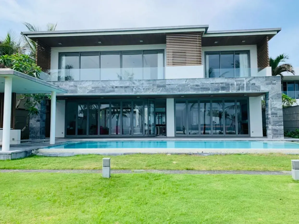 Luxury Villa 5* - Ocean Front - IDCWH Luxury Villa 5* - Ocean Front - IDCWH