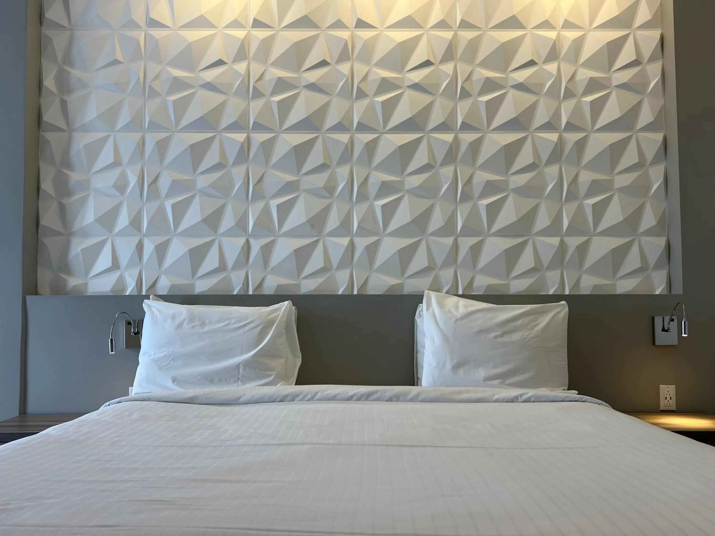 Bed in Adonis Cupecoy