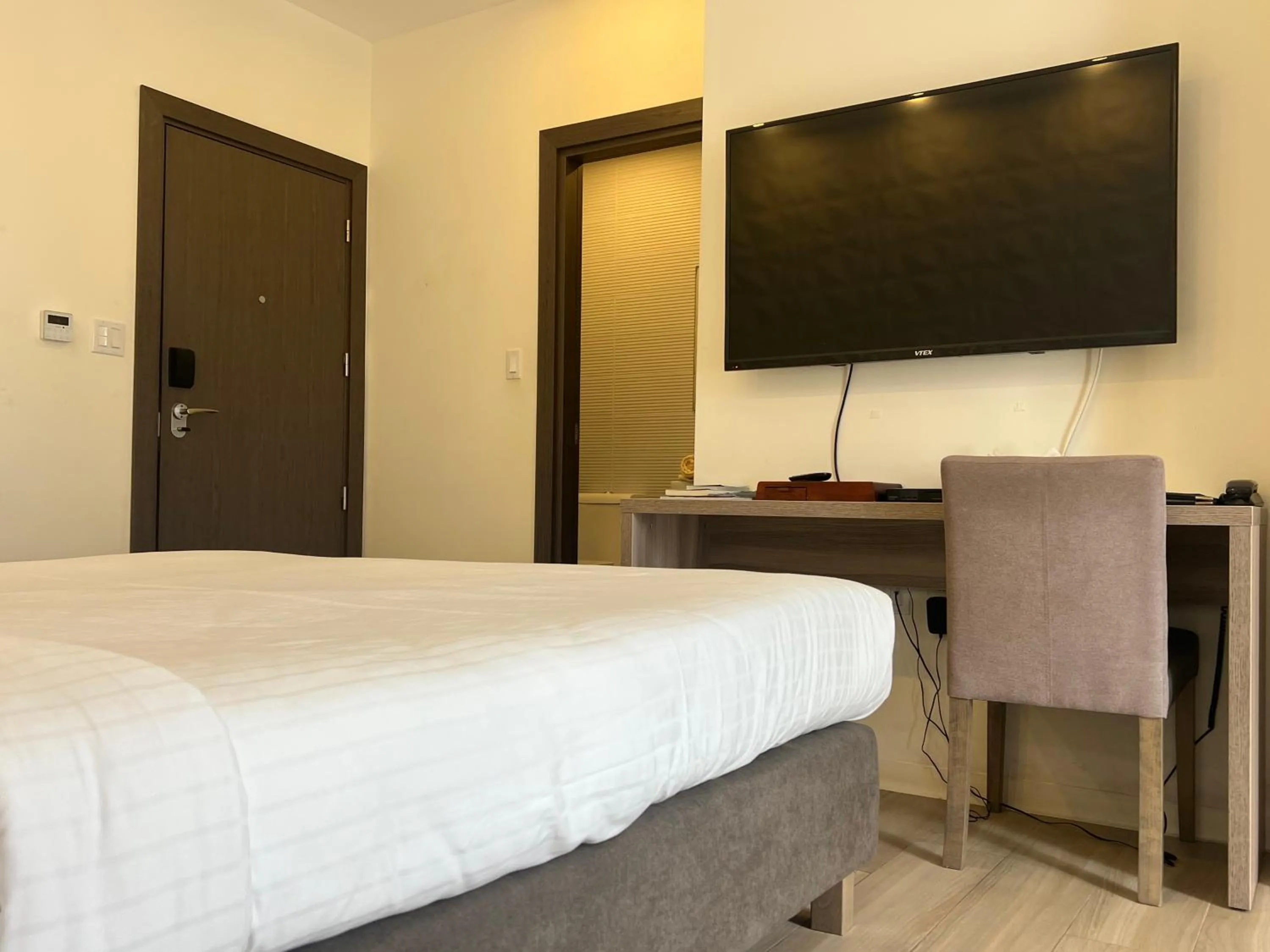 Bed in Adonis Cupecoy