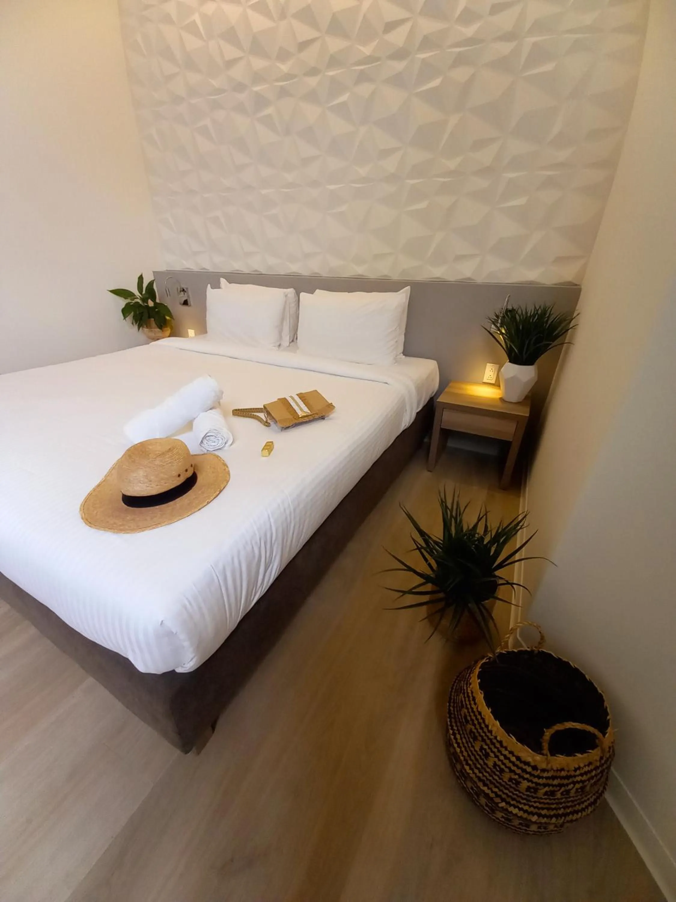 Bedroom, Bed in Adonis Cupecoy