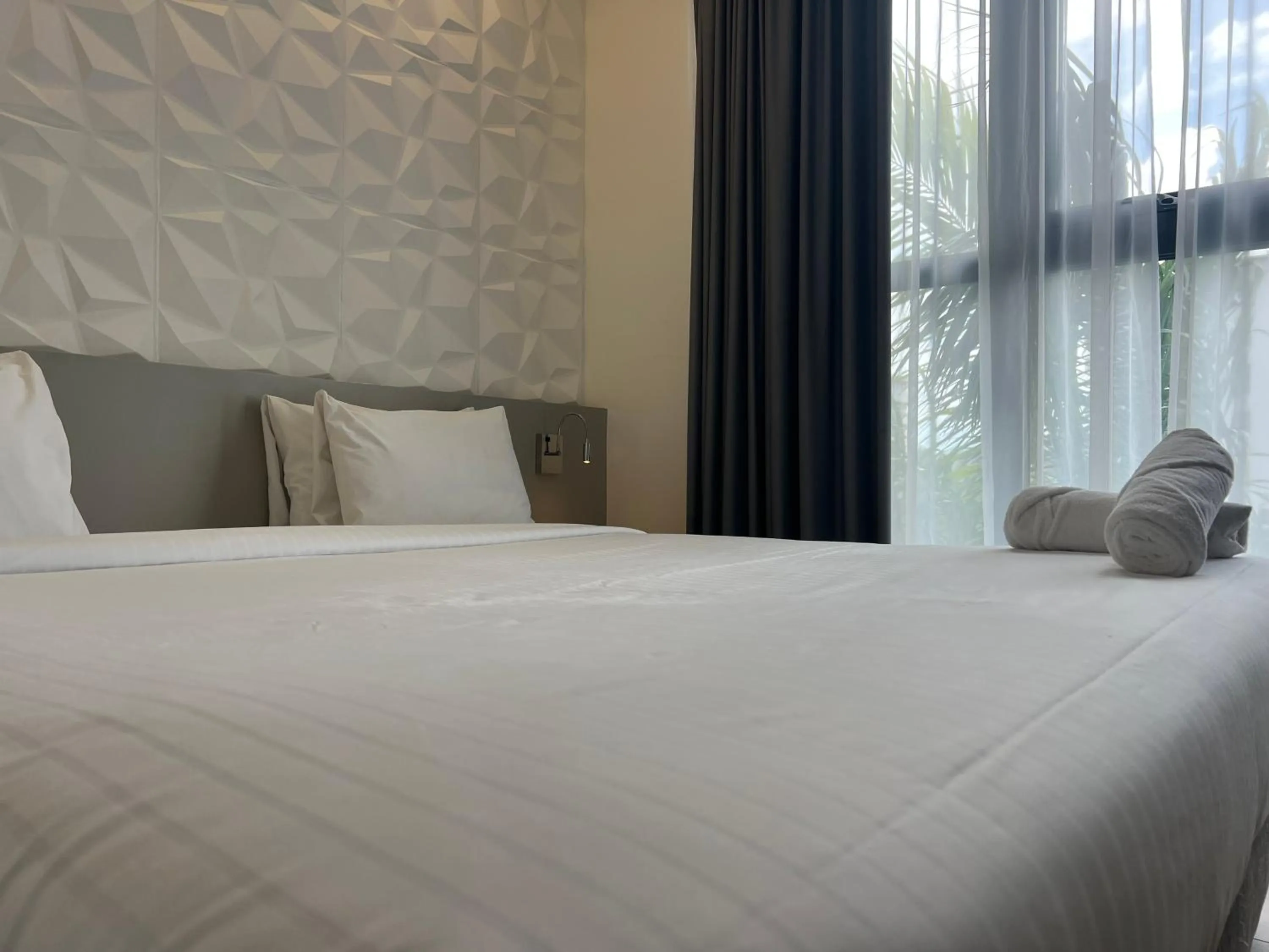 Bed in Adonis Cupecoy