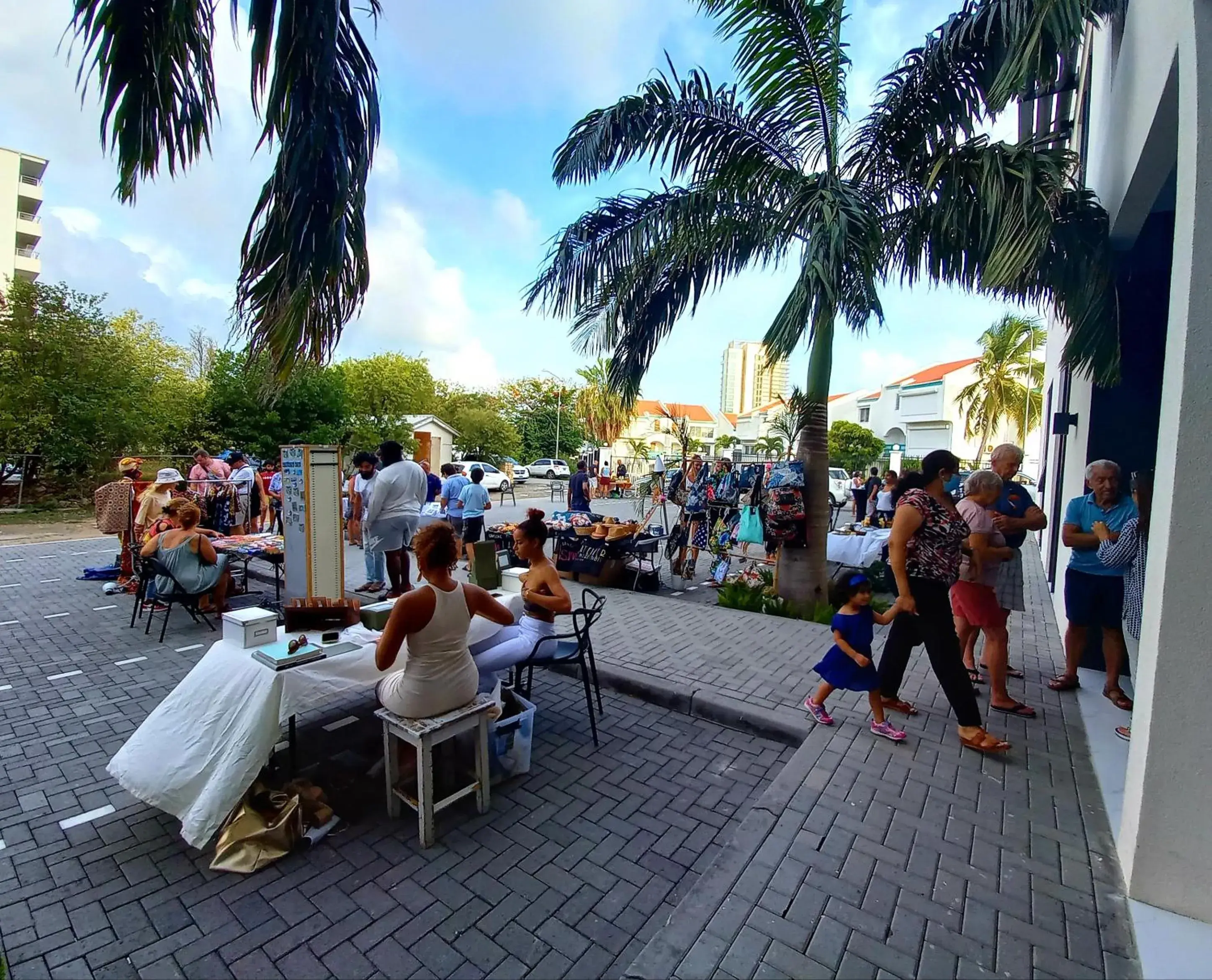 Facade/entrance in Adonis Cupecoy Facade/entrance in Adonis Cupecoy