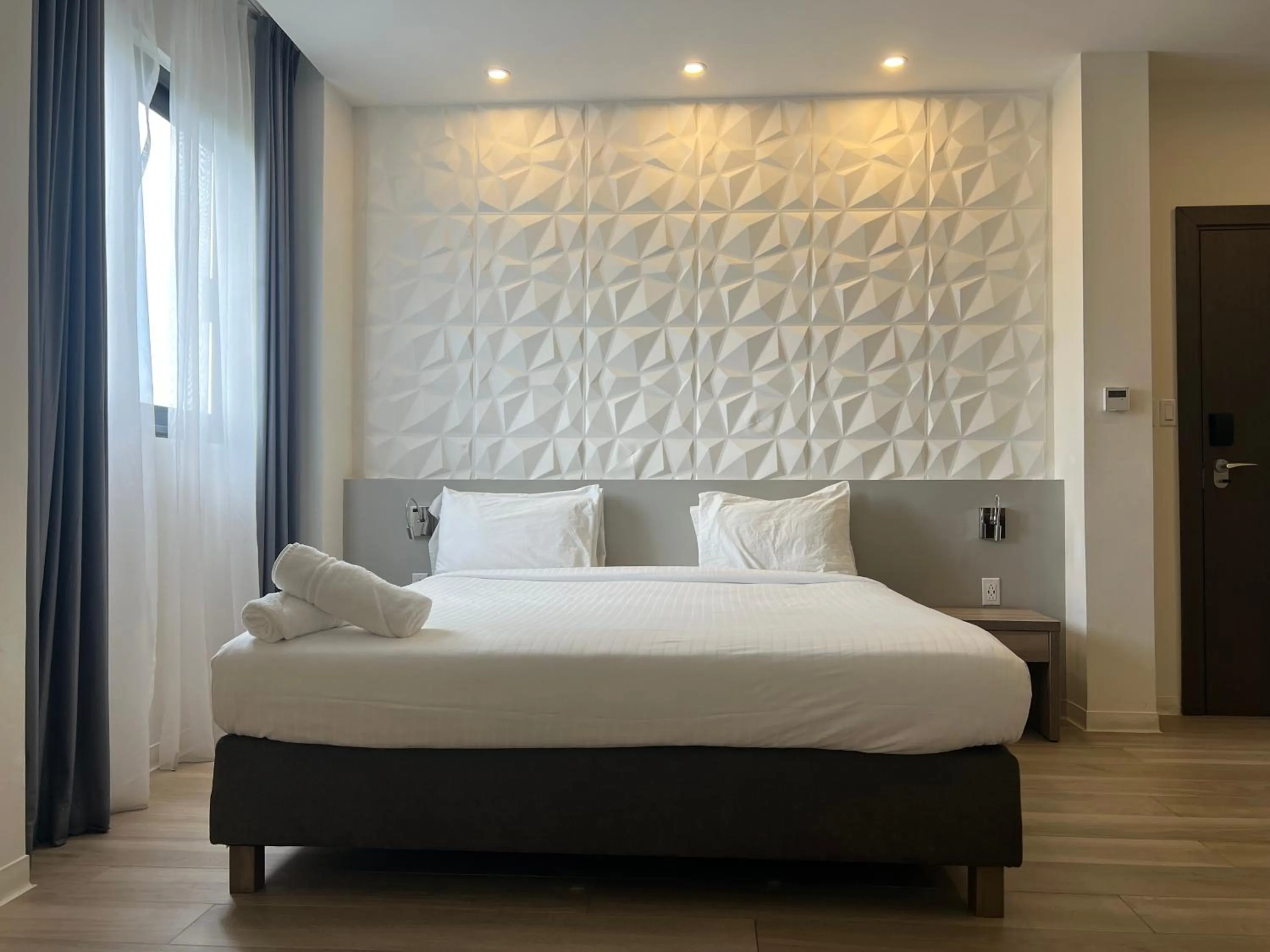 Bed in Adonis Cupecoy