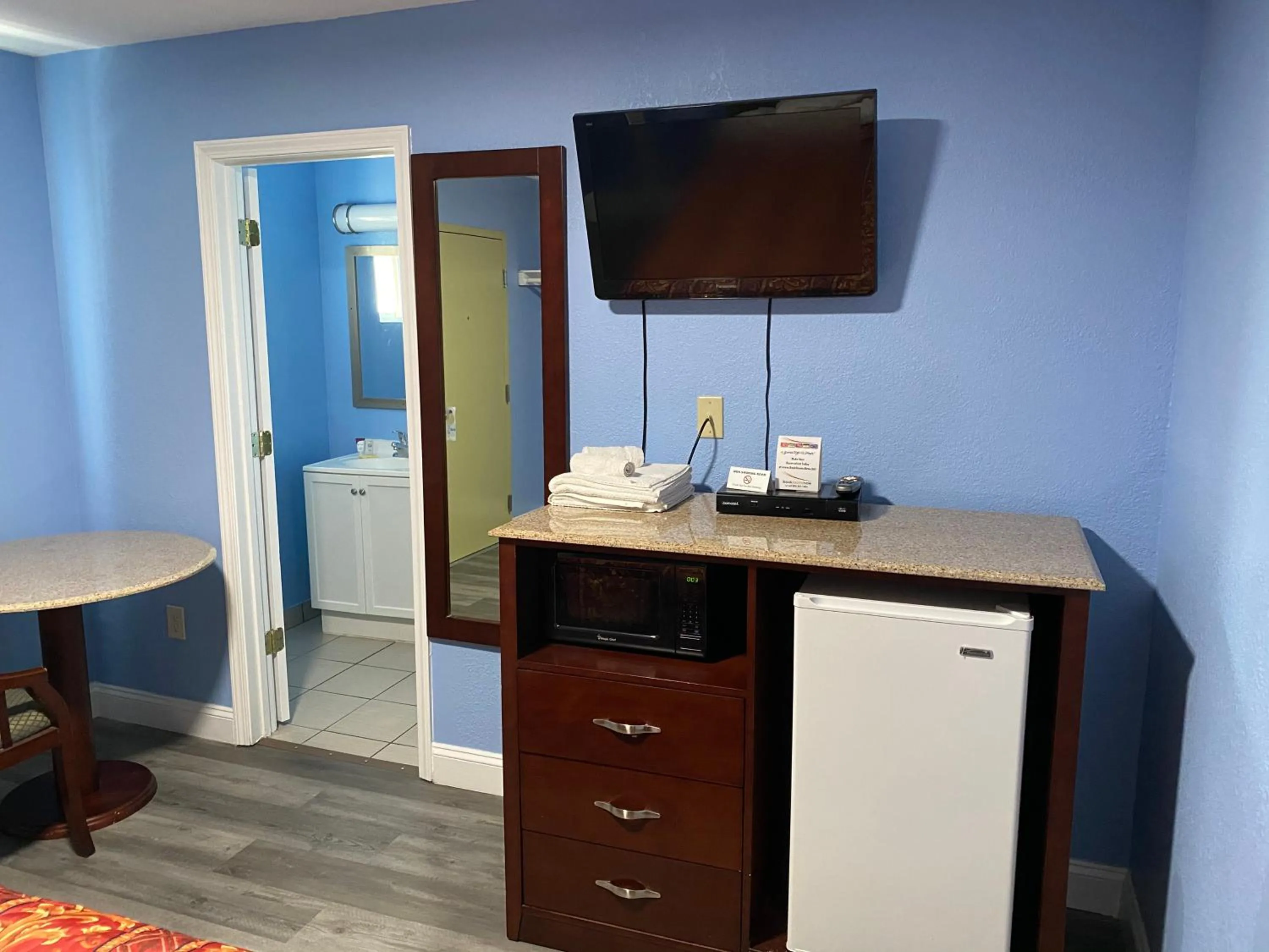 Red Carpet Inn & Suites Wrightstown