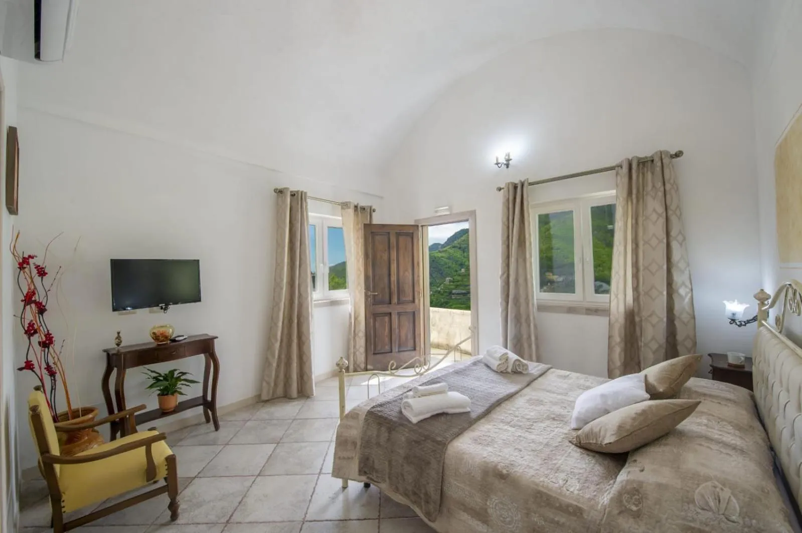 Photo of the whole room, Bed in Il Mandorlo