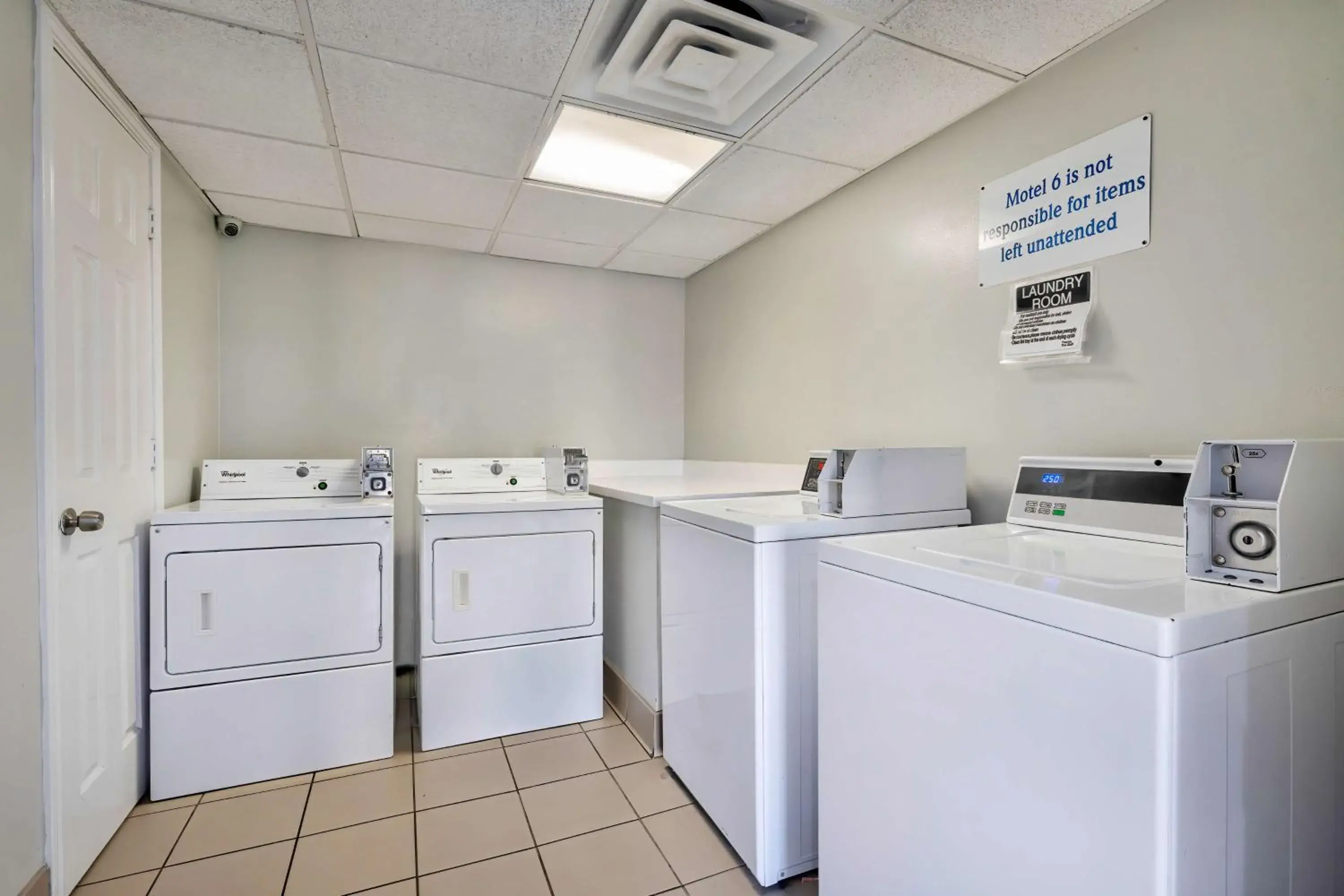 Property building in Motel 6-Bryan, TX - College Station Property building in Motel 6-Bryan, TX - College Station