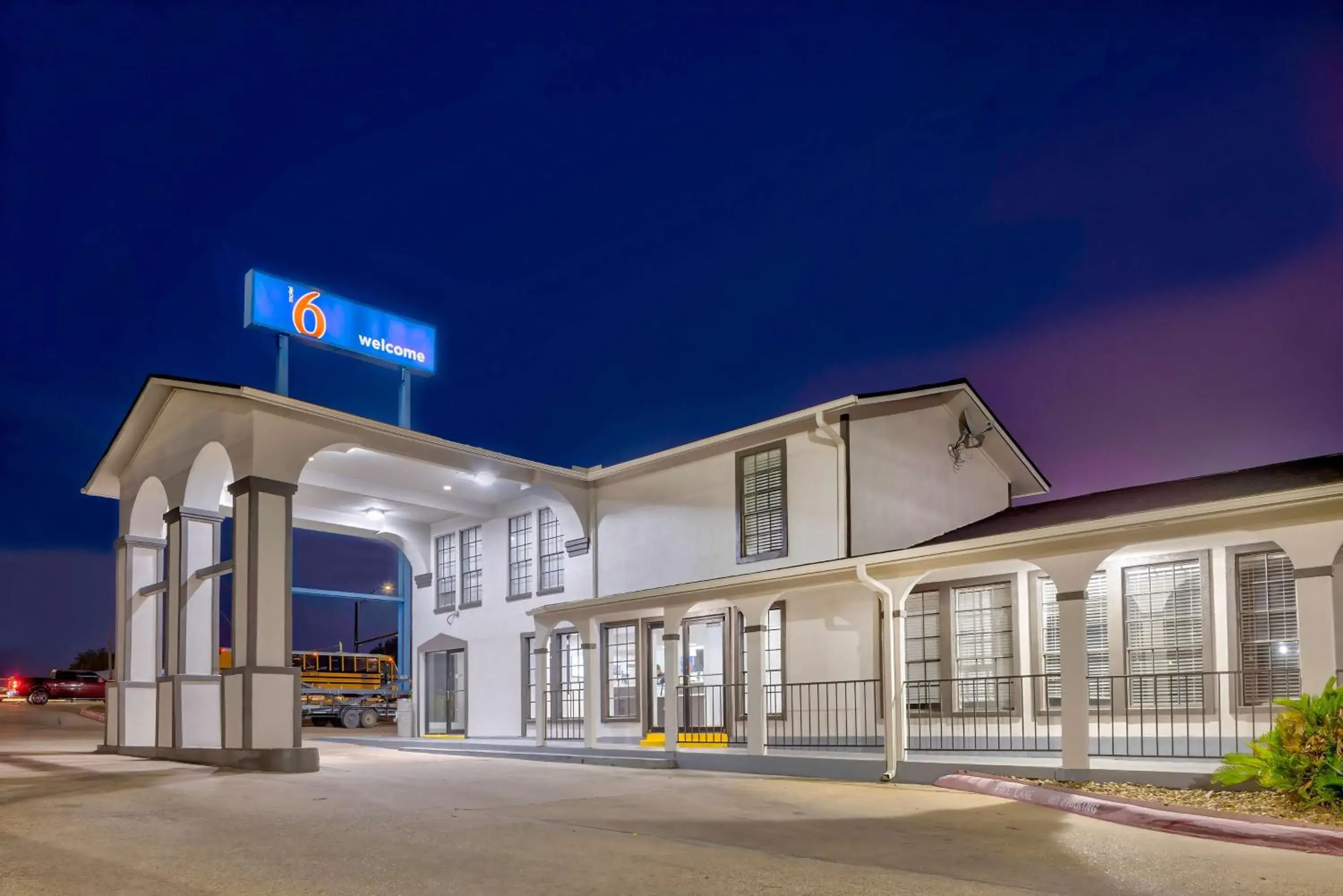 Property building in Motel 6-Bryan, TX - College Station Property building in Motel 6-Bryan, TX - College Station