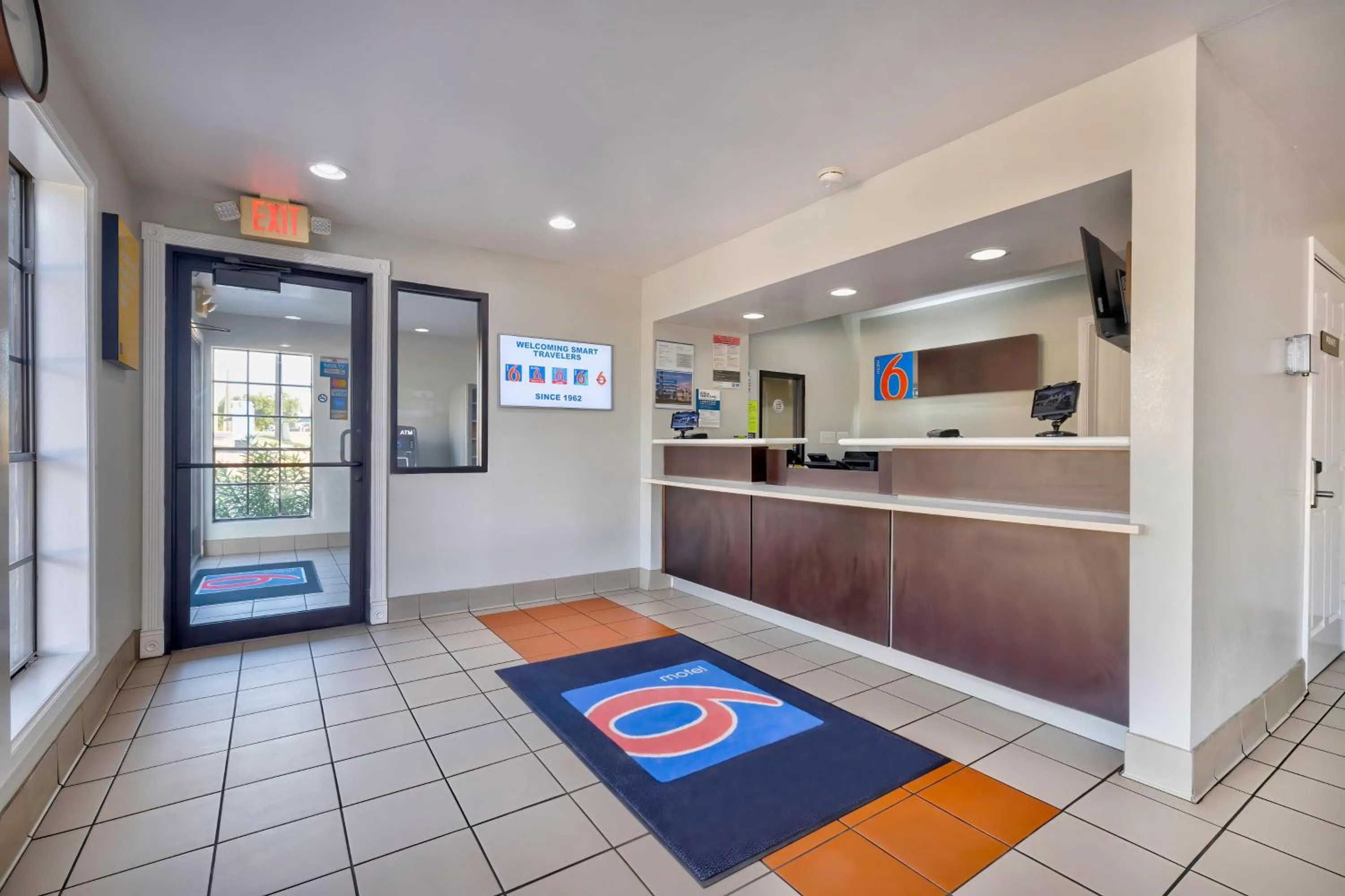 Lobby or reception in Motel 6-Bryan, TX - College Station