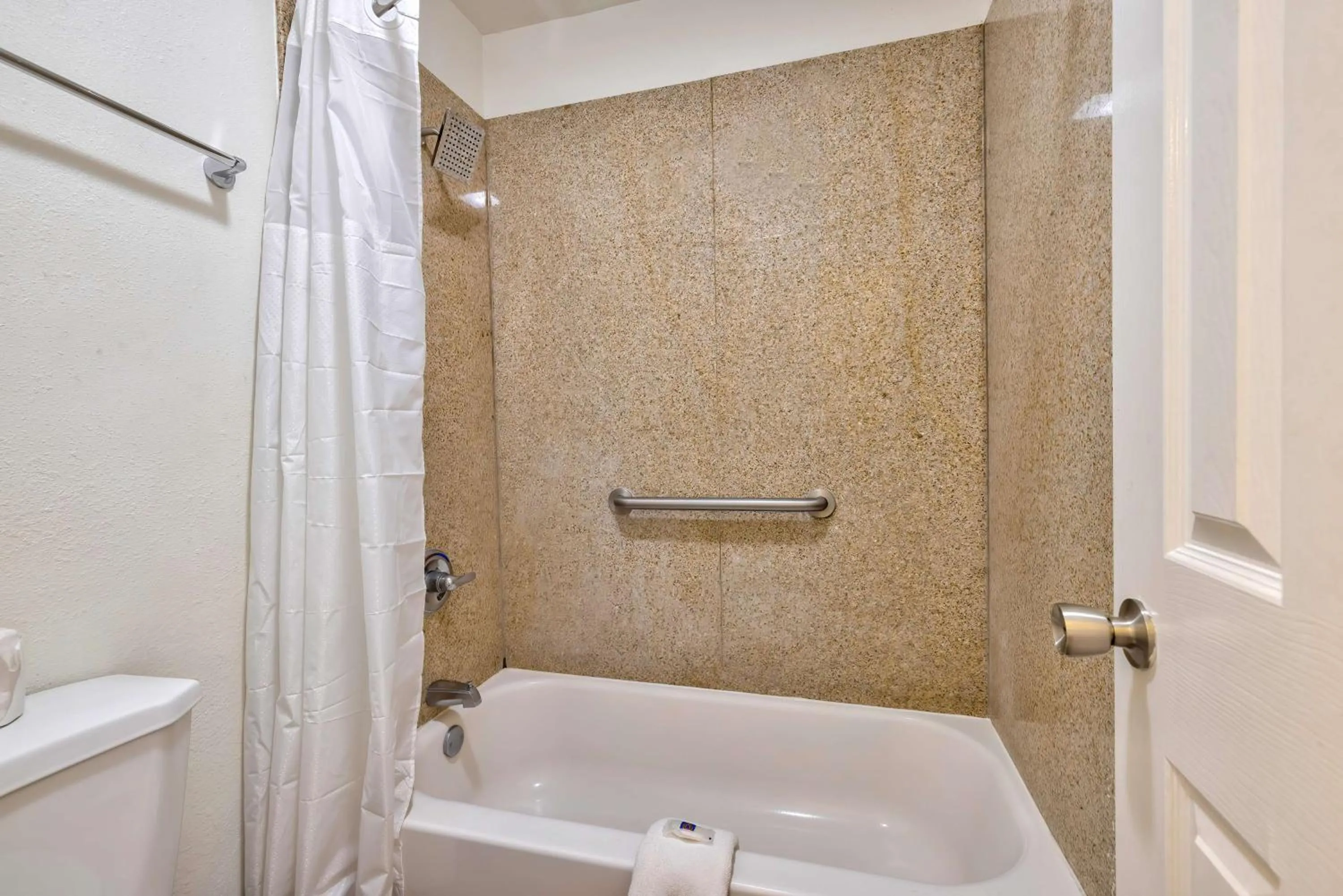 Bathroom in Motel 6-Bryan, TX - College Station