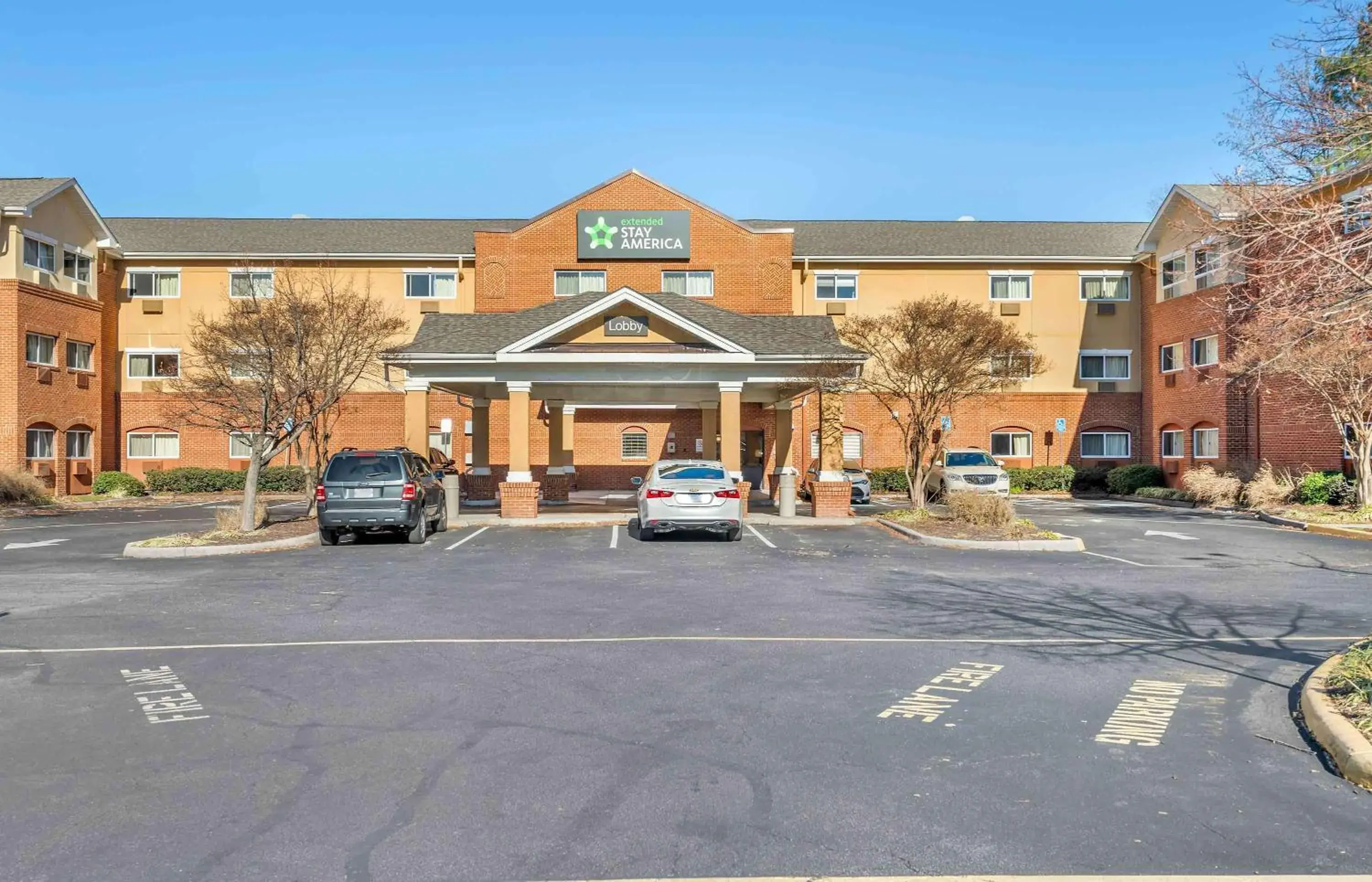Property building in Extended Stay America Select Suites - Chesapeake - Churchland Blvd Property building in Extended Stay America Select Suites - Chesapeake - Churchland Blvd