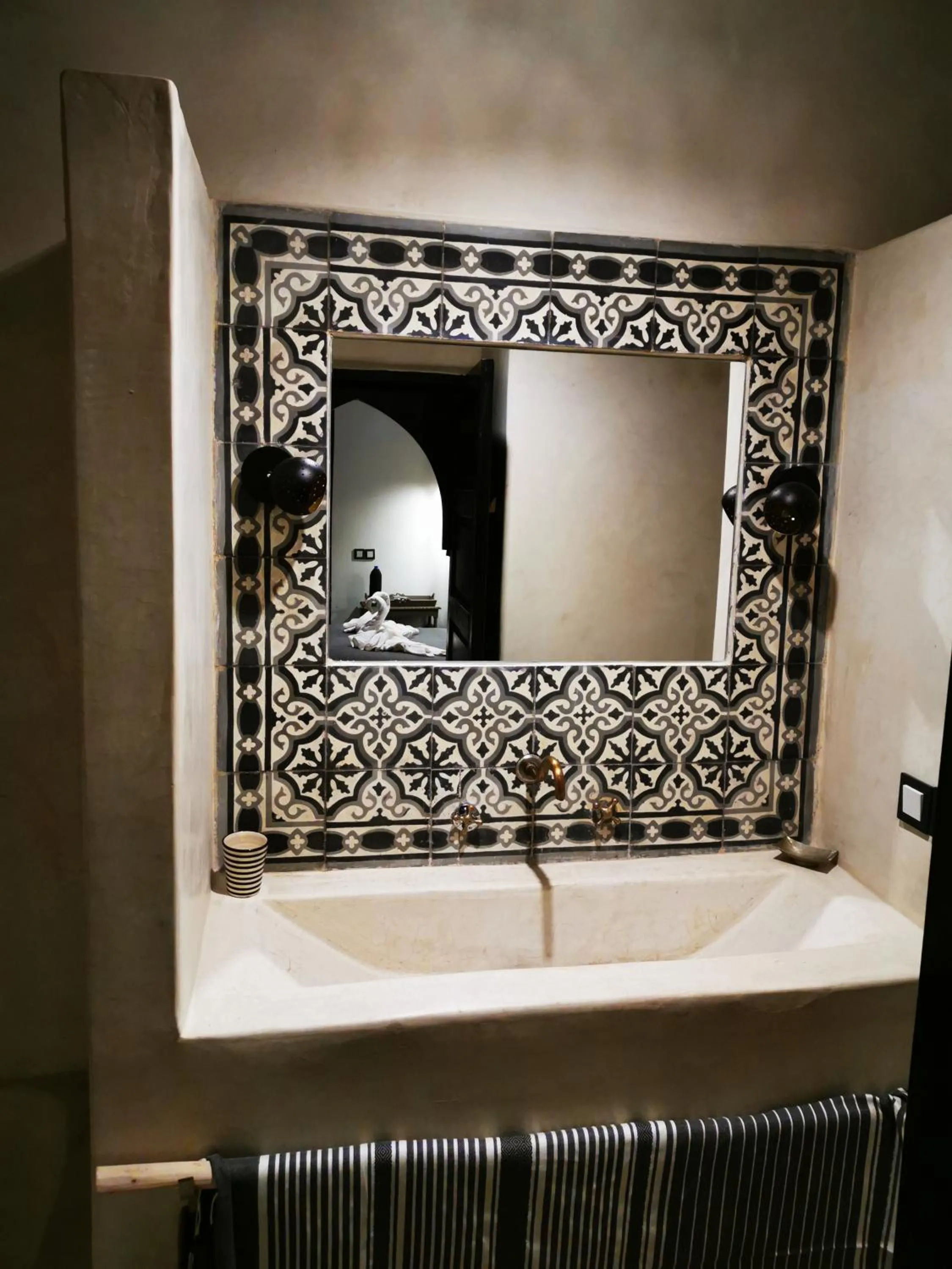 Bathroom in Riad Bab aylen - Piscine Roof Top chauffée