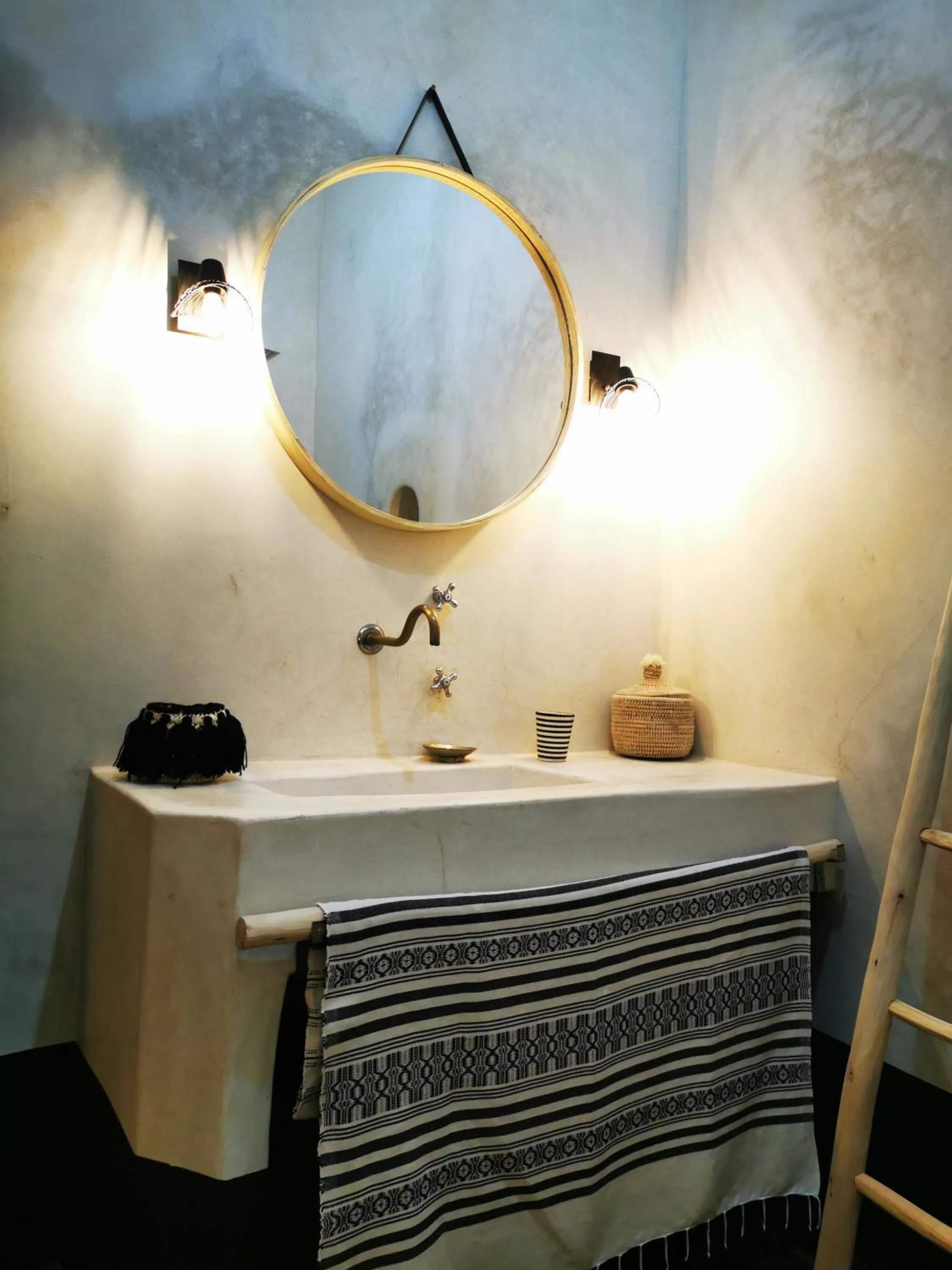 Bathroom in Riad Bab aylen - Piscine Roof Top chauffée