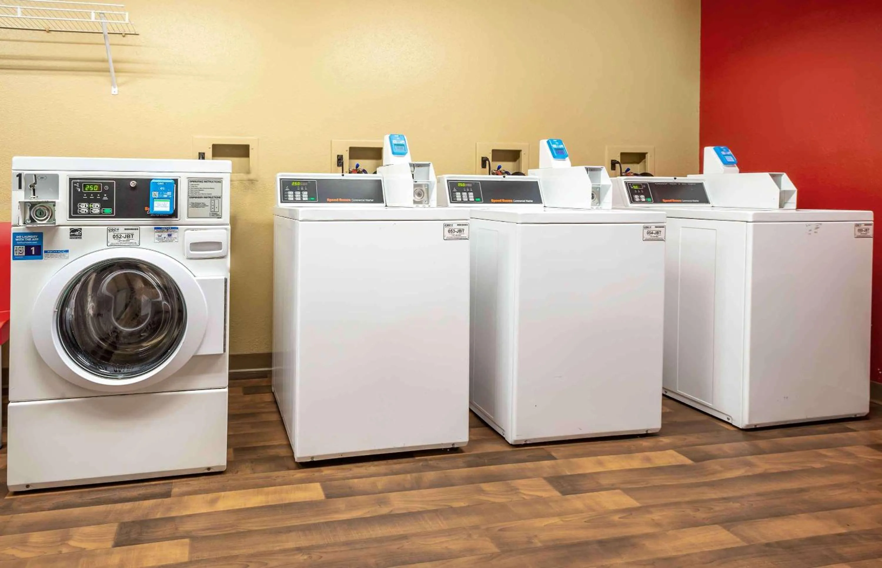 Property building in Extended Stay America Suites - Princeton - West Windsor