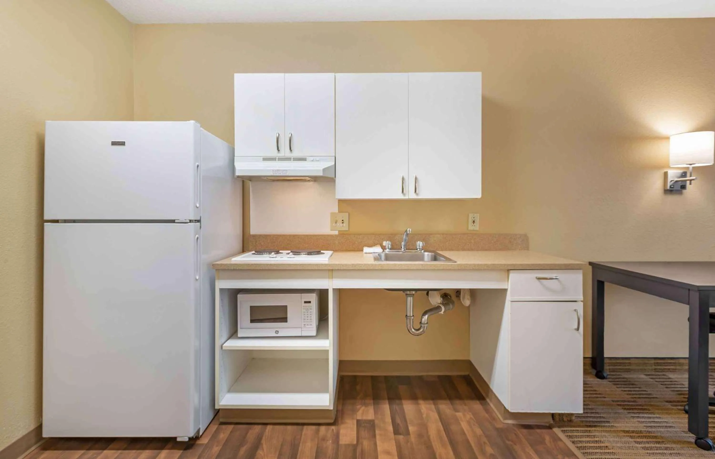 Kitchen or kitchenette in Extended Stay America Suites - Princeton - West Windsor