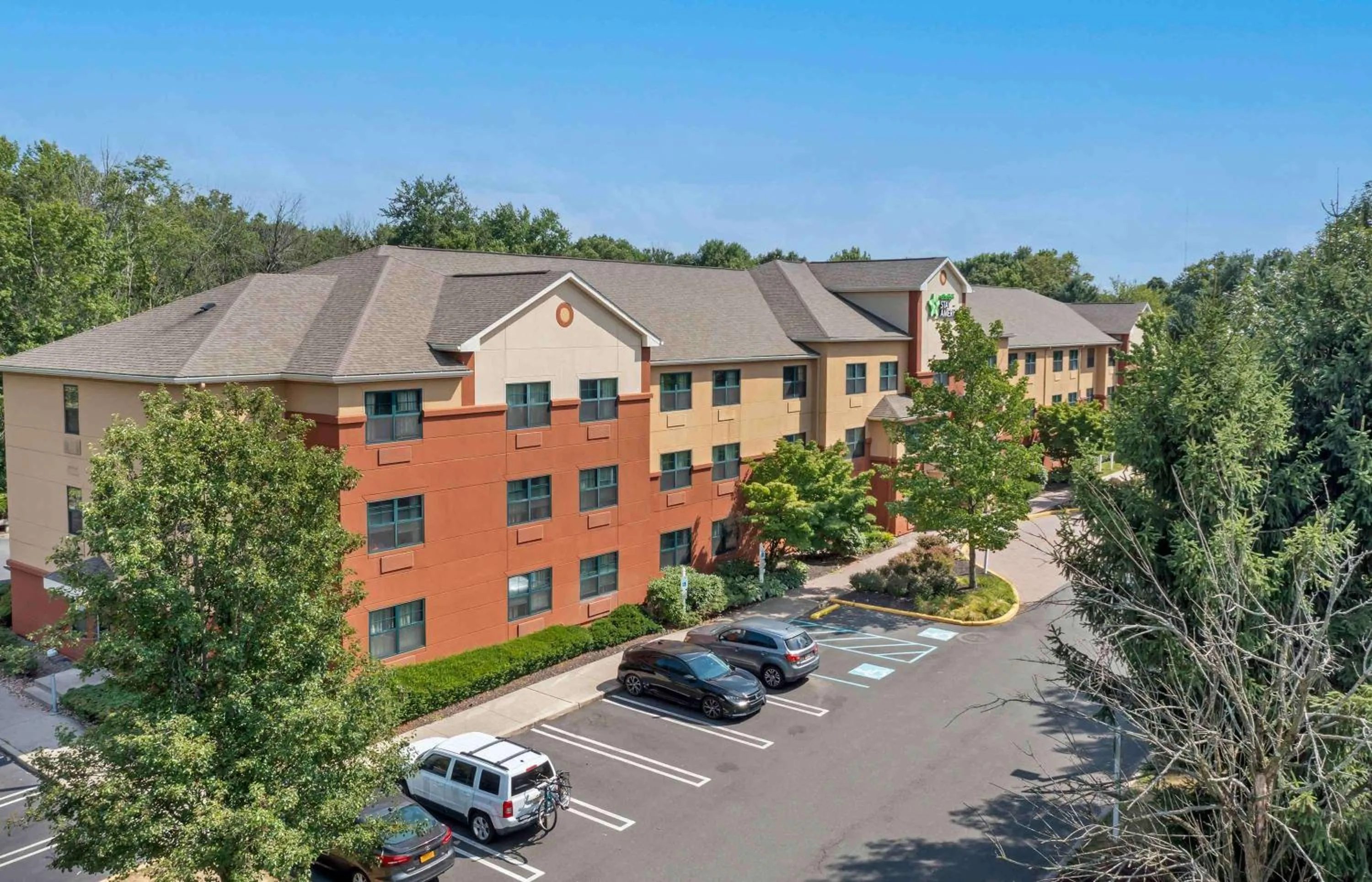 Property building in Extended Stay America Suites - Princeton - West Windsor