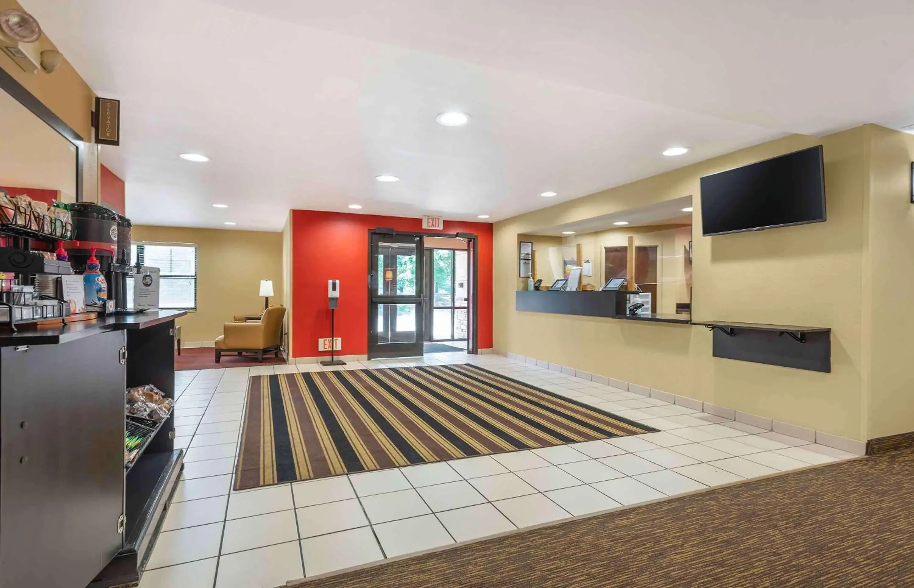 Lobby or reception in Extended Stay America Suites - Princeton - West Windsor Lobby or reception in Extended Stay America Suites - Princeton - West Windsor