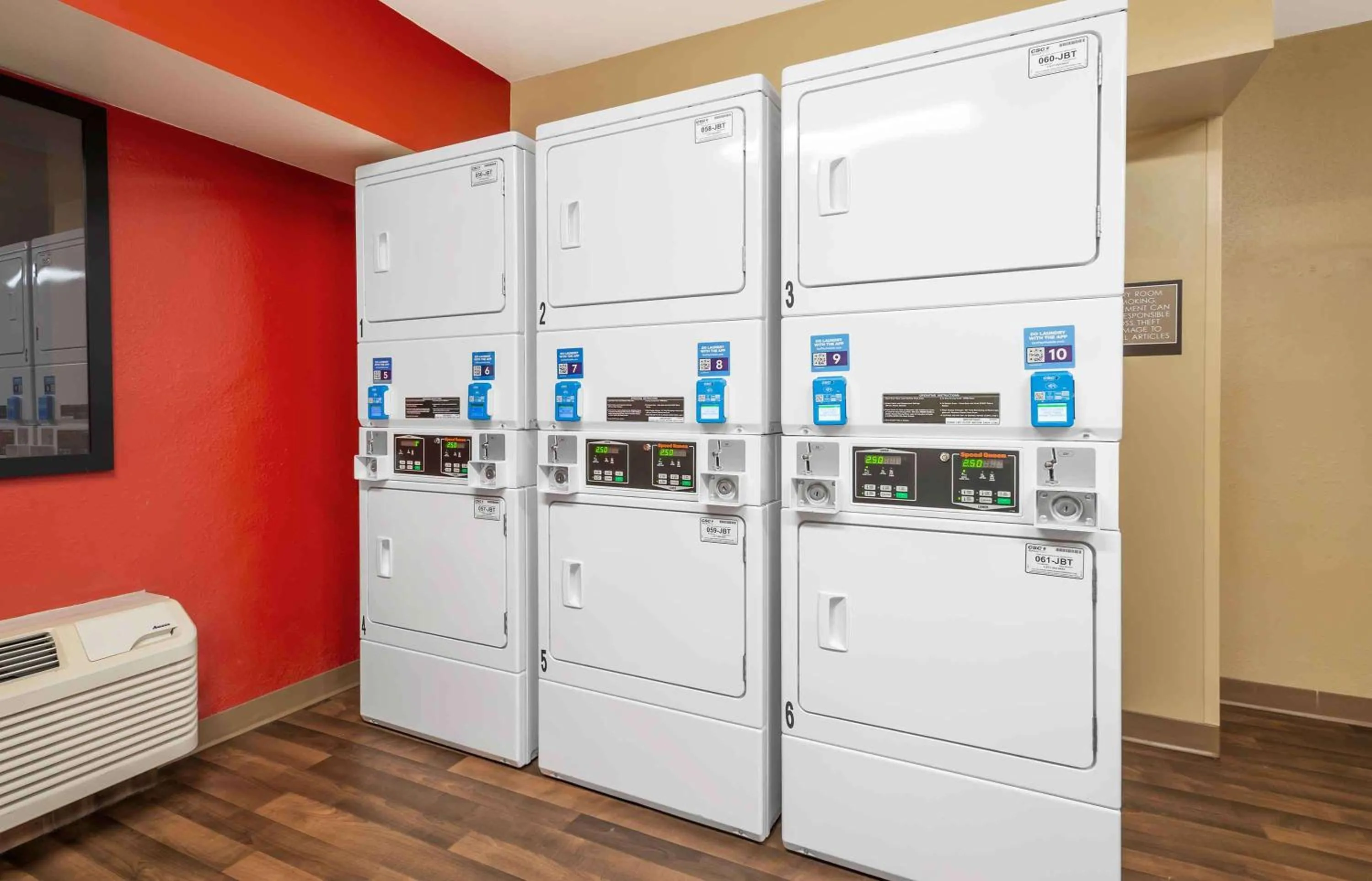 Property building in Extended Stay America Suites - Princeton - West Windsor