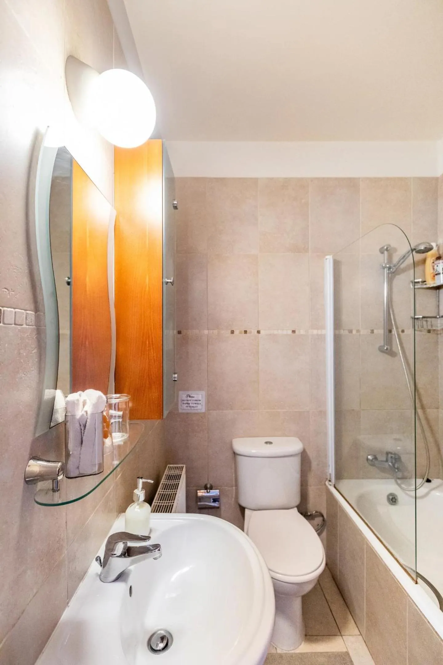 Bathroom in Warm Residence in the heart of the City Center - Balcony & view