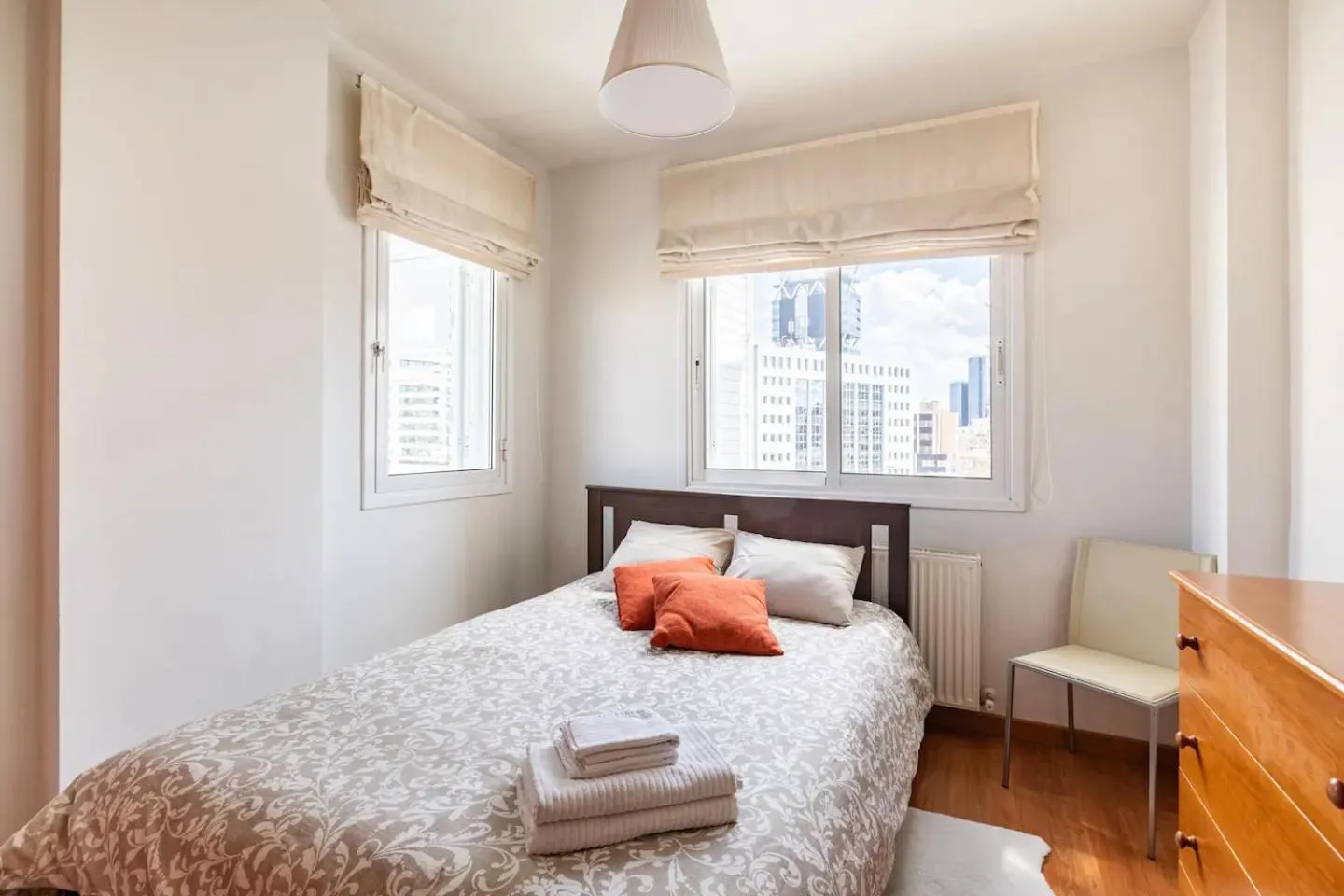 Bed in Warm Residence in the heart of the City Center - Balcony & view