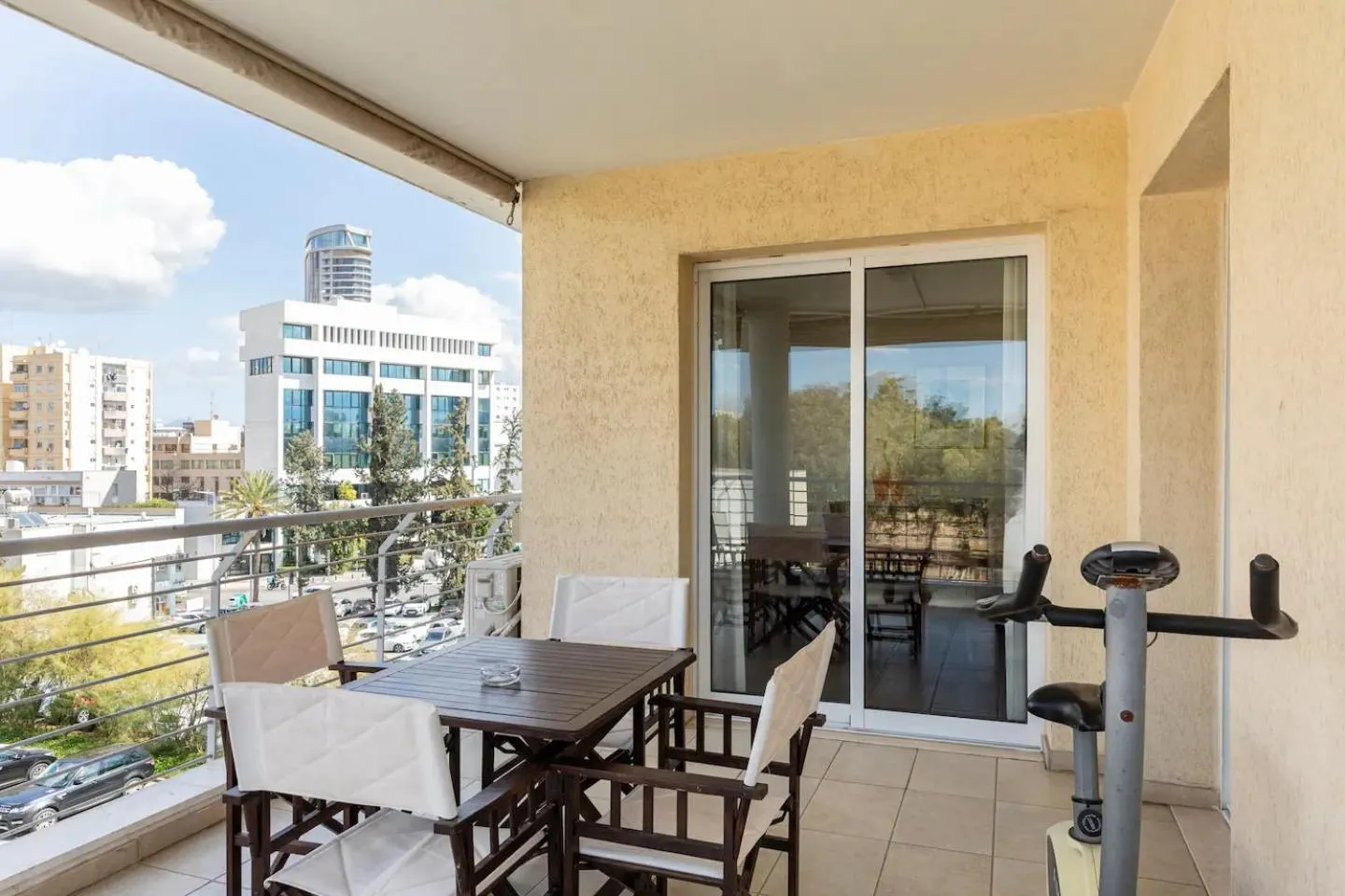 Balcony/Terrace in Warm Residence in the heart of the City Center - Balcony & view