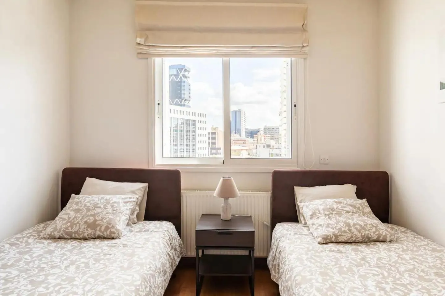 Bed in Warm Residence in the heart of the City Center - Balcony & view