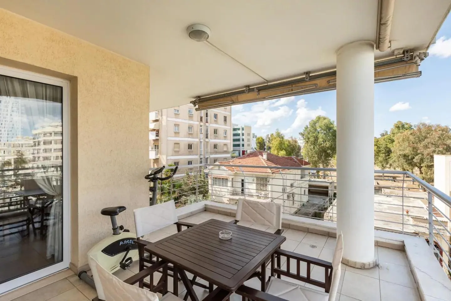 Balcony/Terrace in Warm Residence in the heart of the City Center - Balcony & view