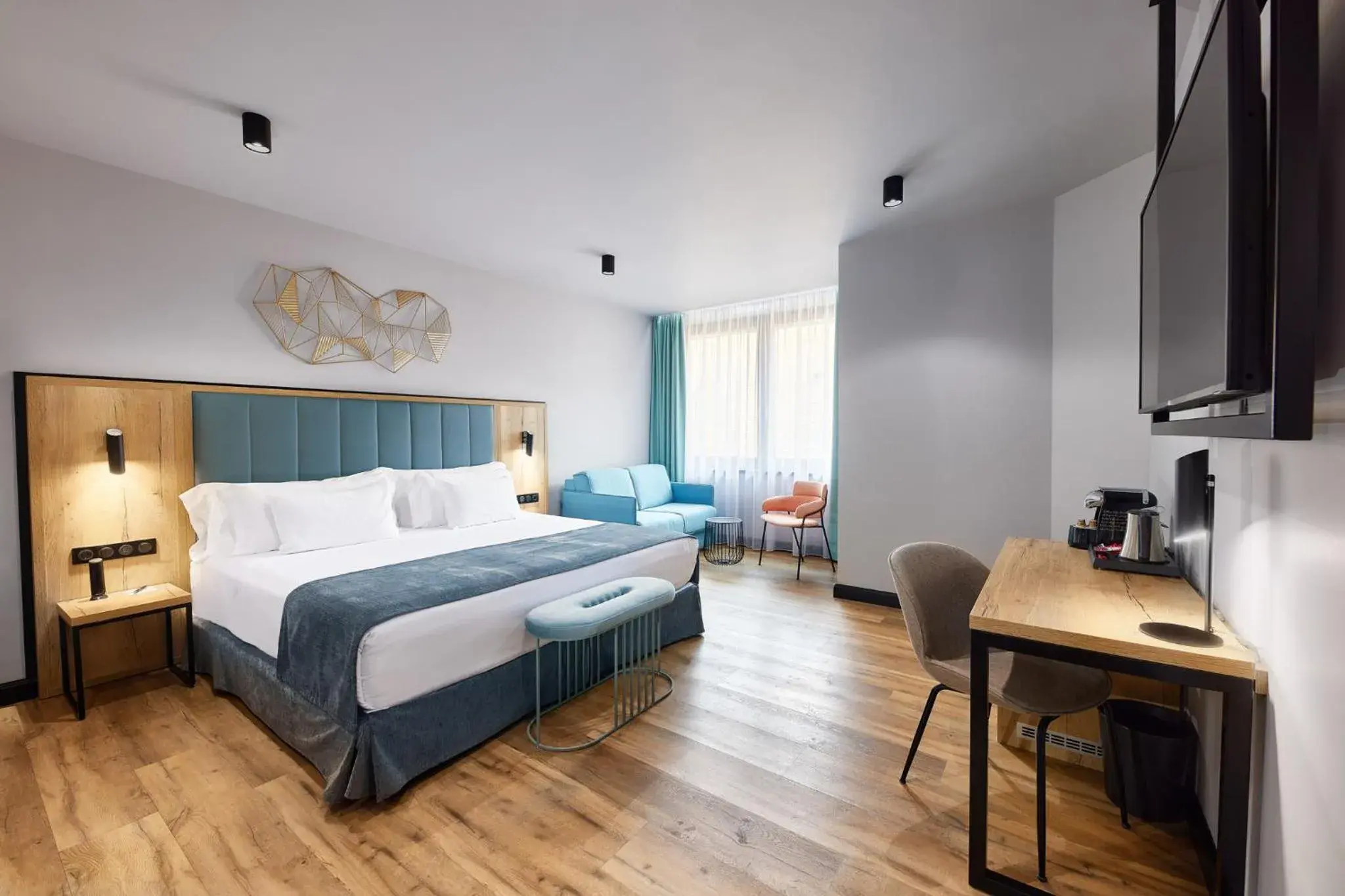 TV and multimedia, Bed in Barceló Budapest TV and multimedia, Bed in Barceló Budapest