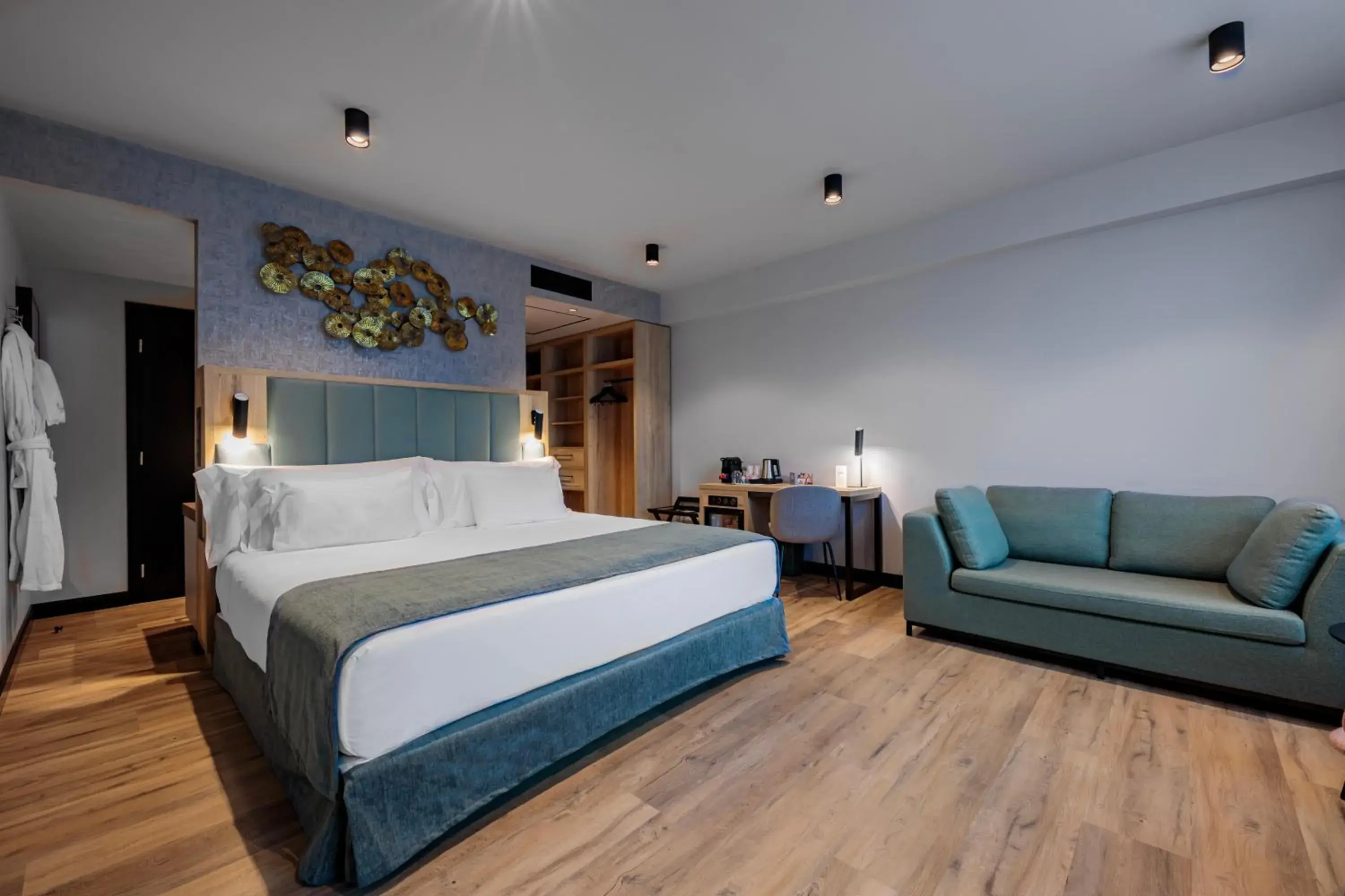 Junior Suite (2 Adults + 1 Child) in Barceló Budapest Junior Suite (2 Adults + 1 Child) in Barceló Budapest