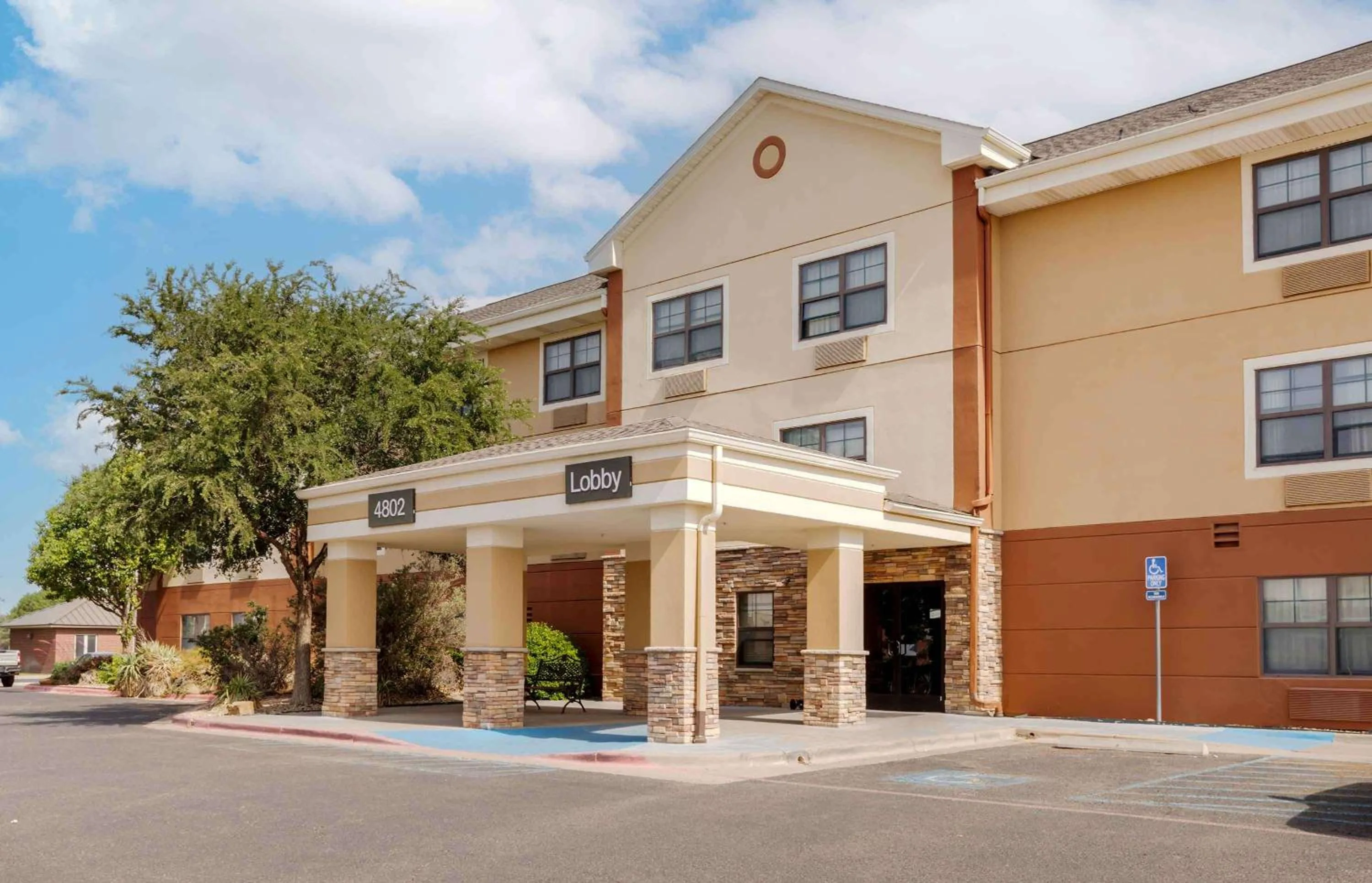 Property building in Extended Stay America Suites - Lubbock - Southwest