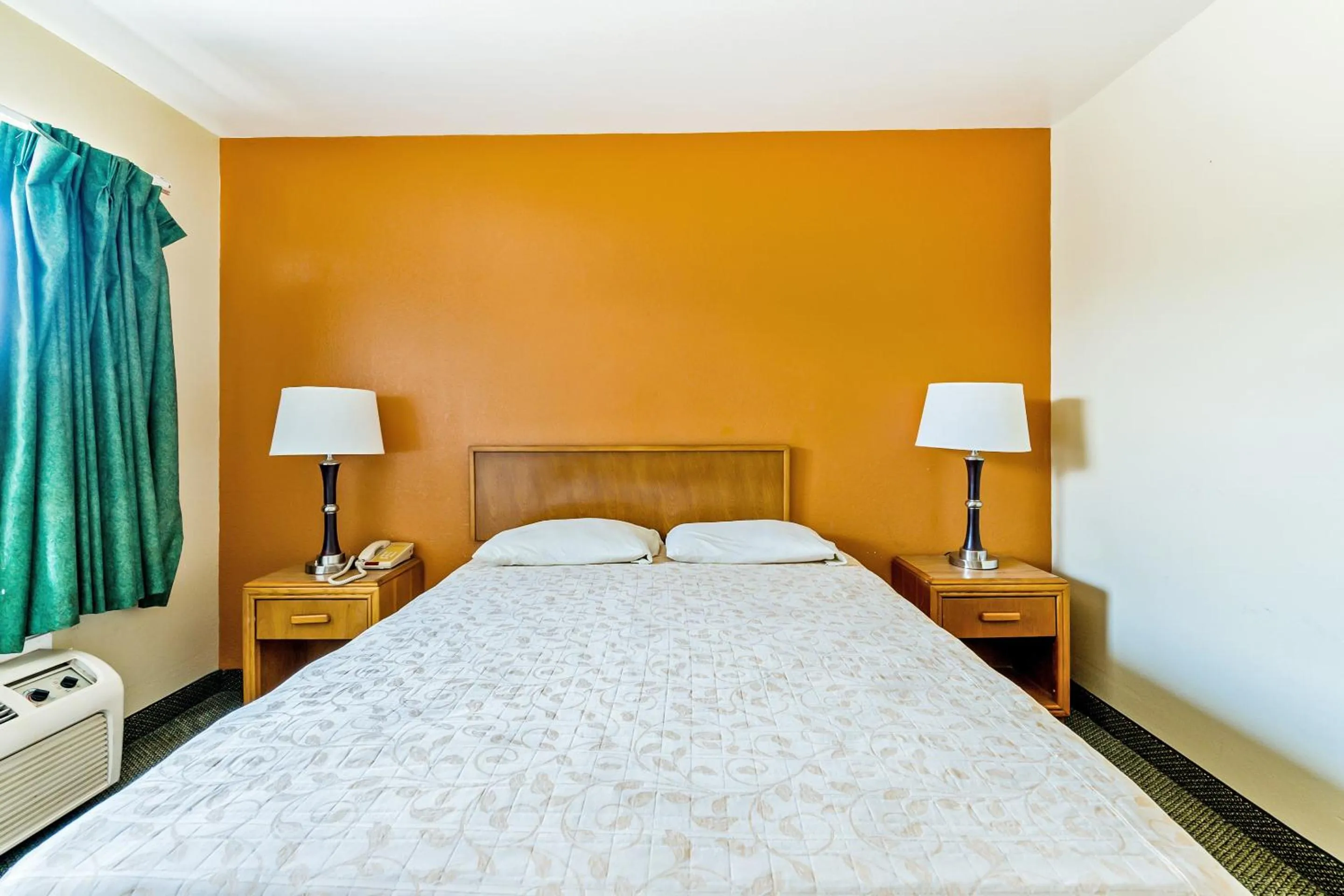 Bedroom, Bed in OYO Hotel Shreveport Airport North